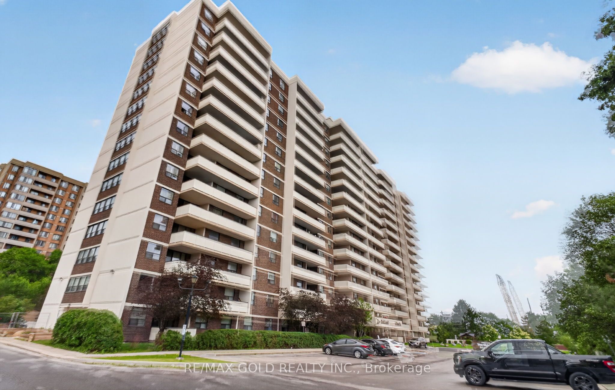 3 Lisa Street 1109, Brampton, ON L6T 4A2