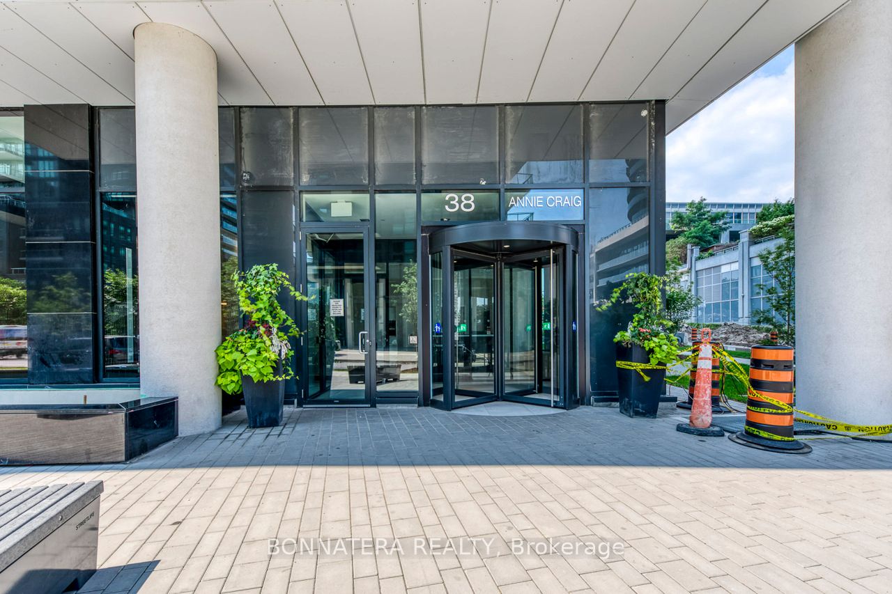 38 Annie Craig Drive 3408, Toronto, ON M8Z 0B4 photo 4