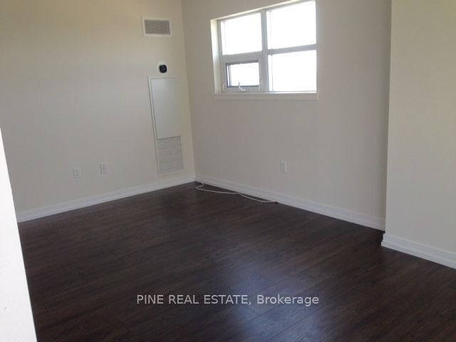 812 Lansdowne Avenue 1212, Toronto, ON M6H 4K5 photo 2