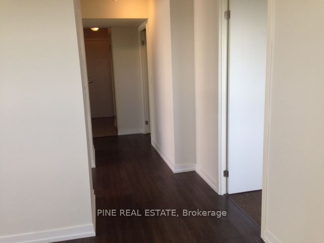 812 Lansdowne Avenue 1212, Toronto, ON M6H 4K5 photo 3