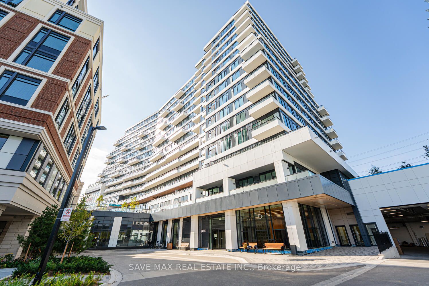 2485 Eglinton Avenue W 402, Mississauga, ON L5M 2V8