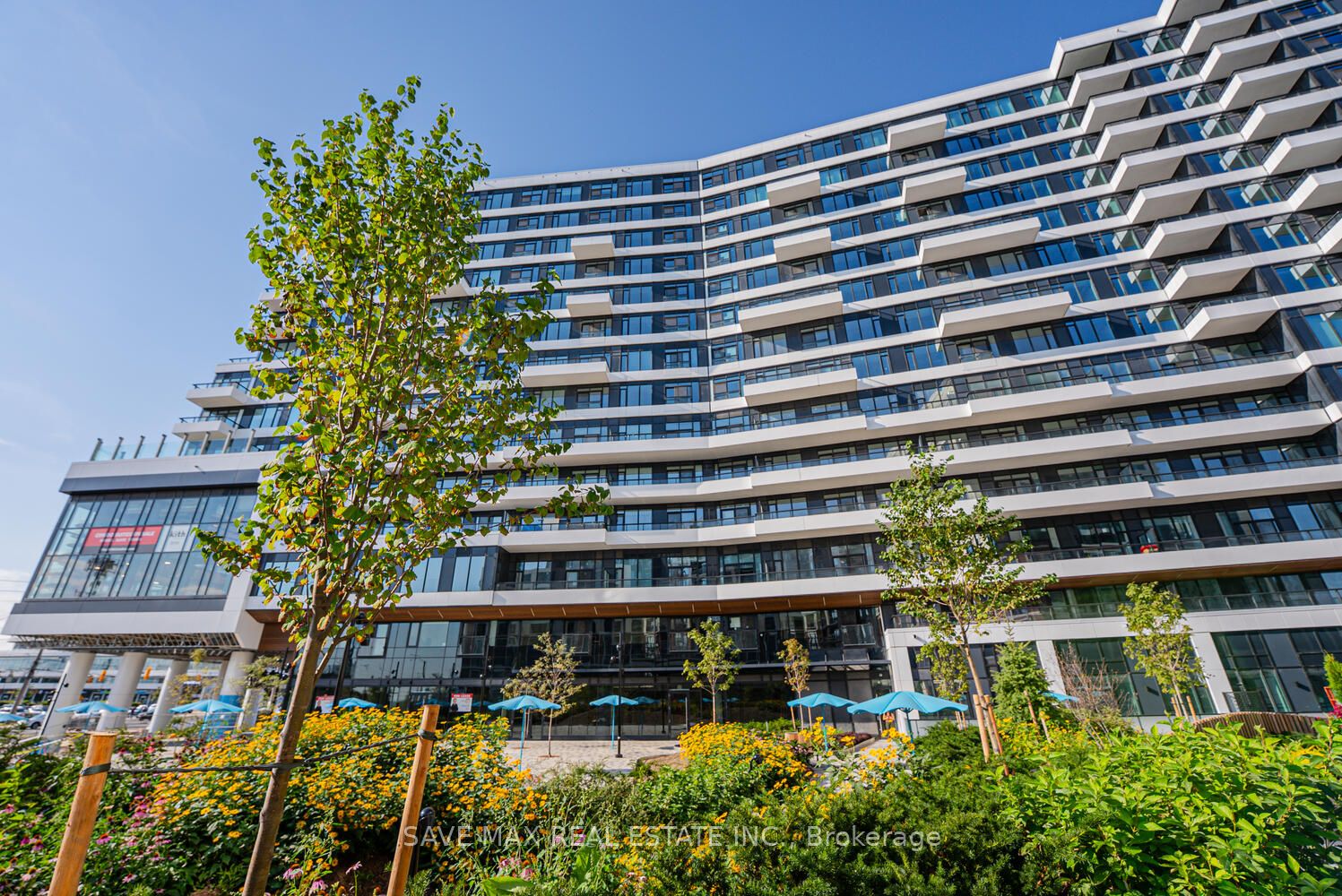 2485 Eglinton Avenue W 402, Mississauga, ON L5M 2V8 photo 2