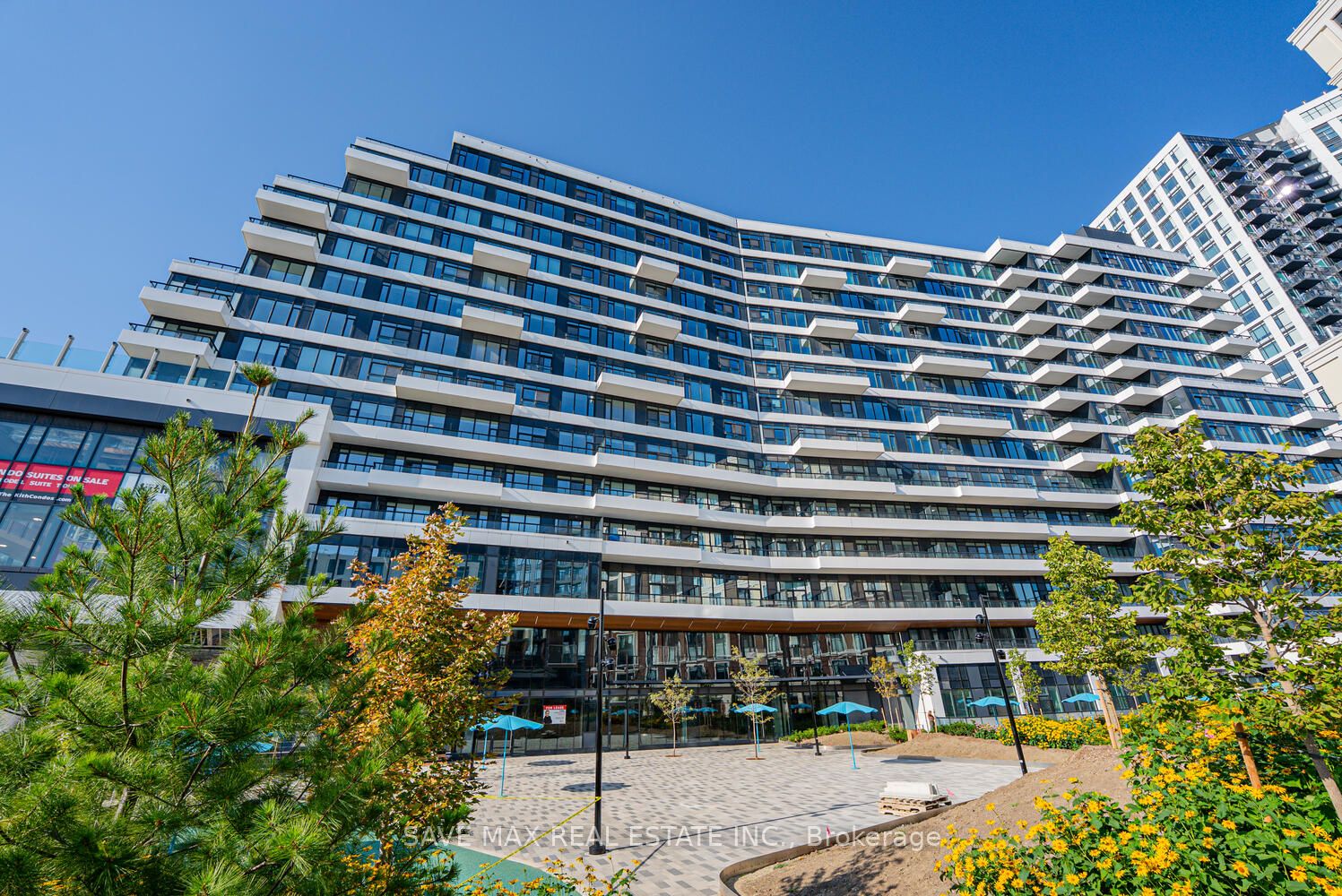 2485 Eglinton Avenue W 402, Mississauga, ON L5M 2V8 photo 3