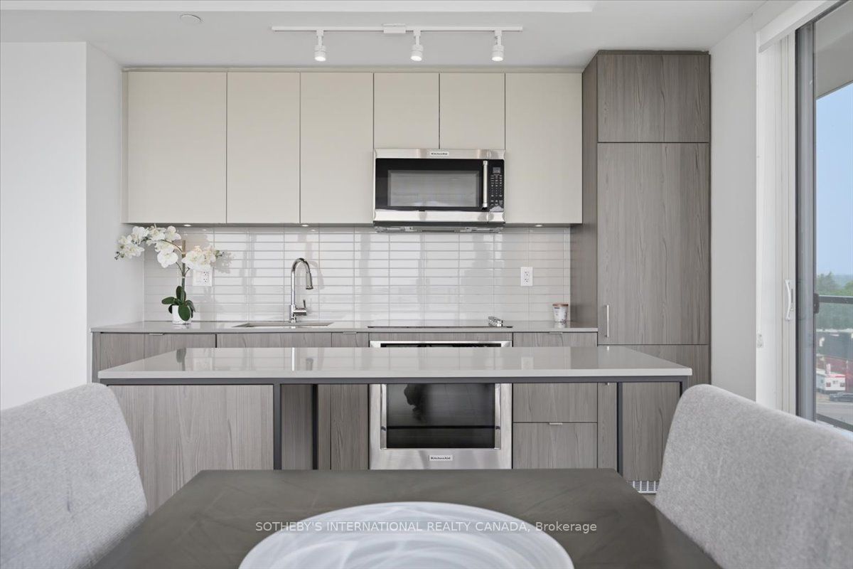 220 Missinnihe Way 705, Mississauga, ON L5H 0A9 photo 3