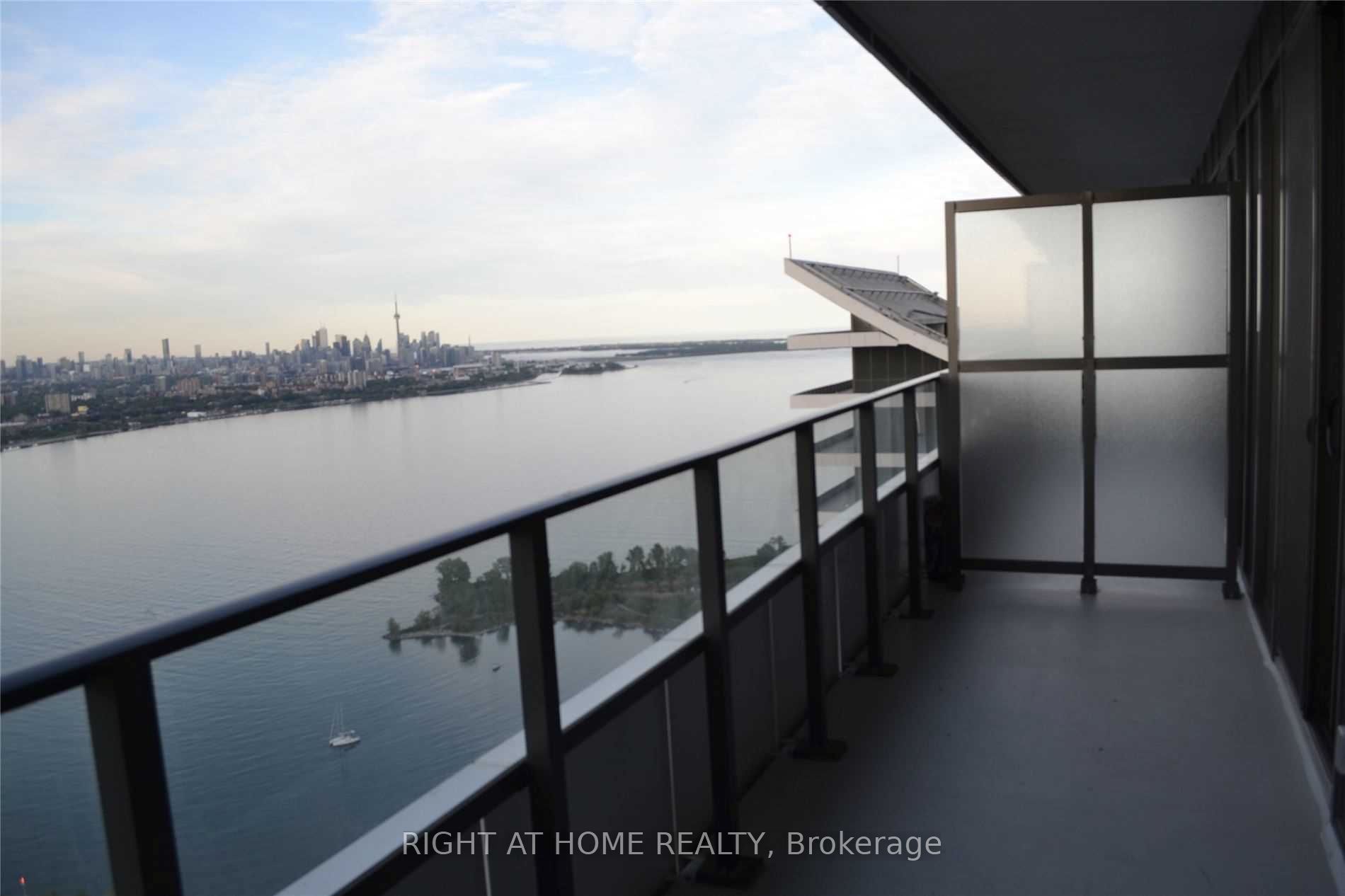 30 Shore Breeze Dr Drive 5604, Toronto, ON M8V 0J1 photo 2