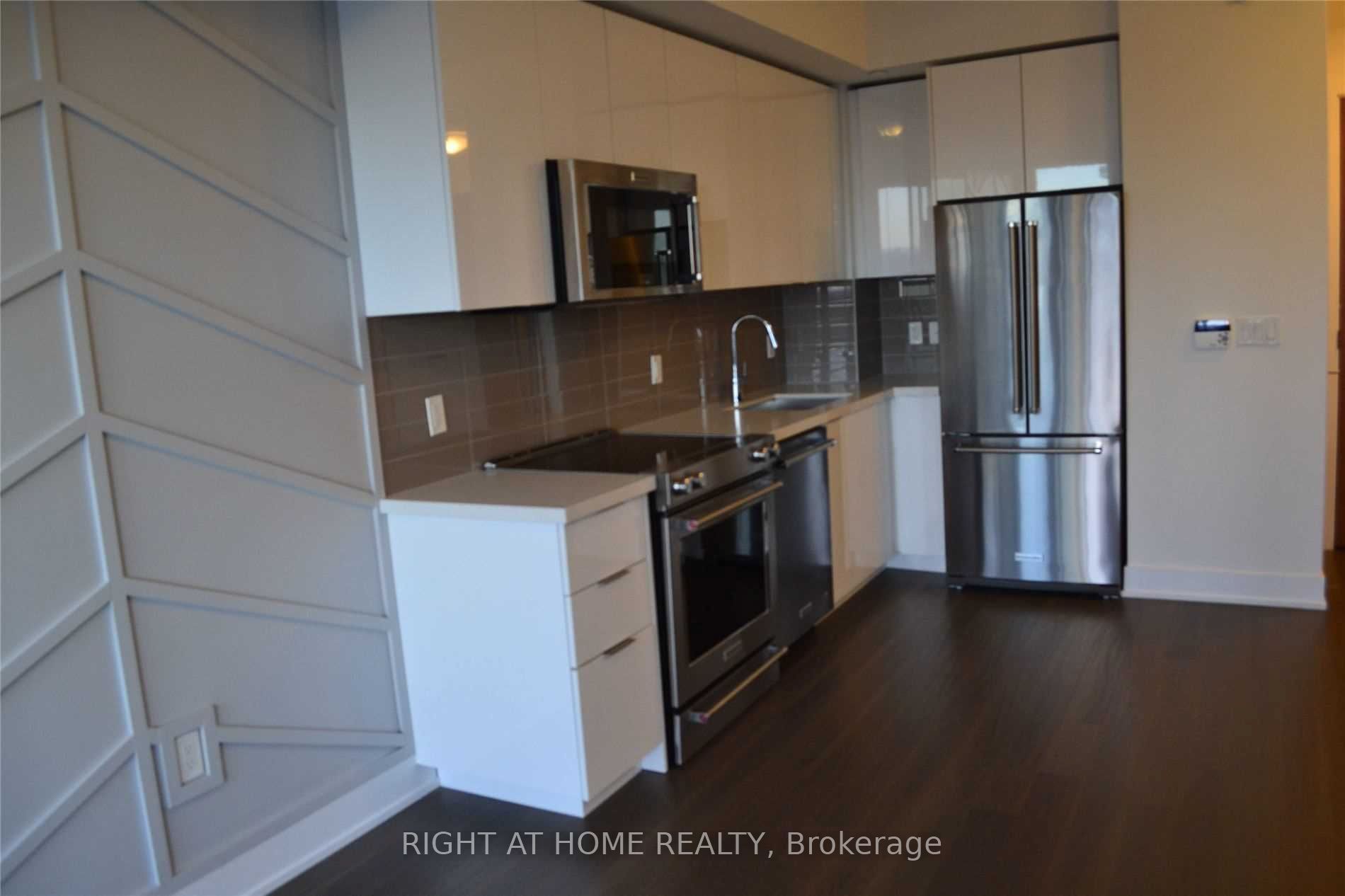 30 Shore Breeze Dr Drive 5604, Toronto, ON M8V 0J1 photo 4
