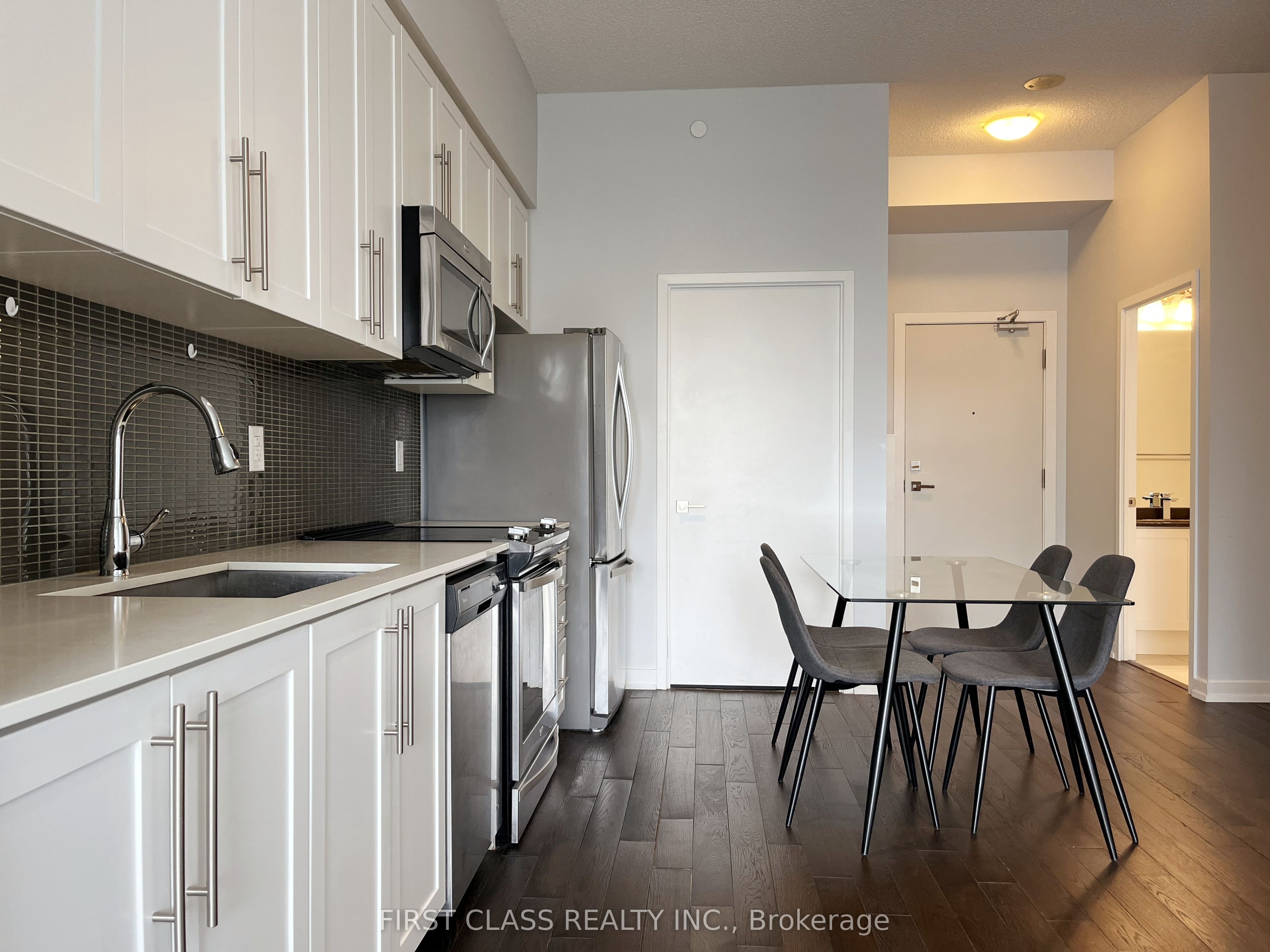 4011 Brickstone Mews 711, Mississauga, ON L5B 0J7 photo 3