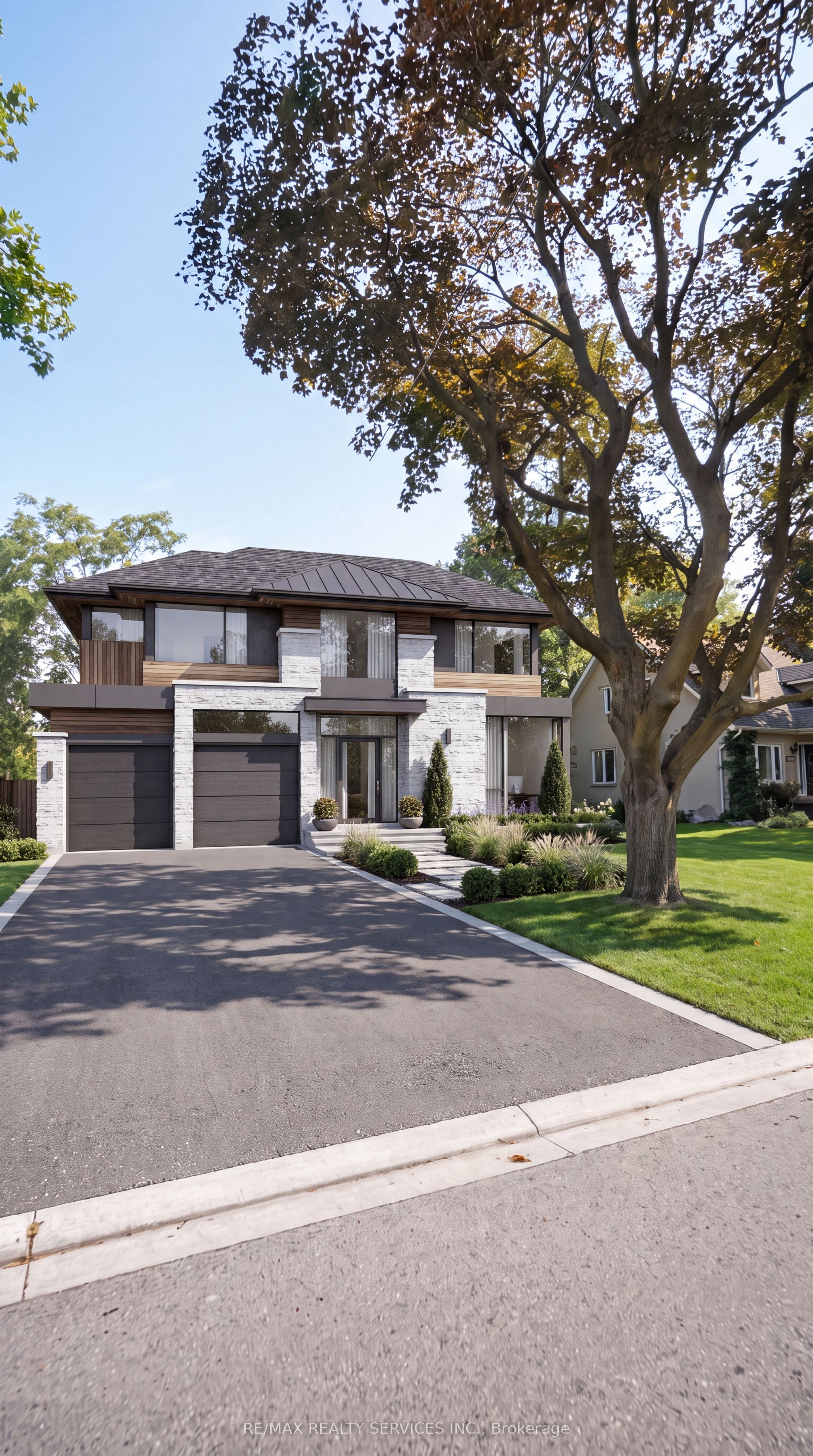 1544 Alexandra Boulevard, Mississauga, ON L5E 2B6 photo 2
