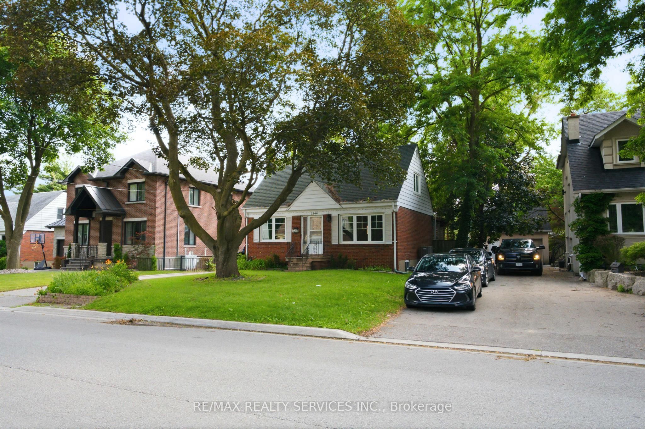 1544 Alexandra Boulevard, Mississauga, ON L5E 2B6 photo 3