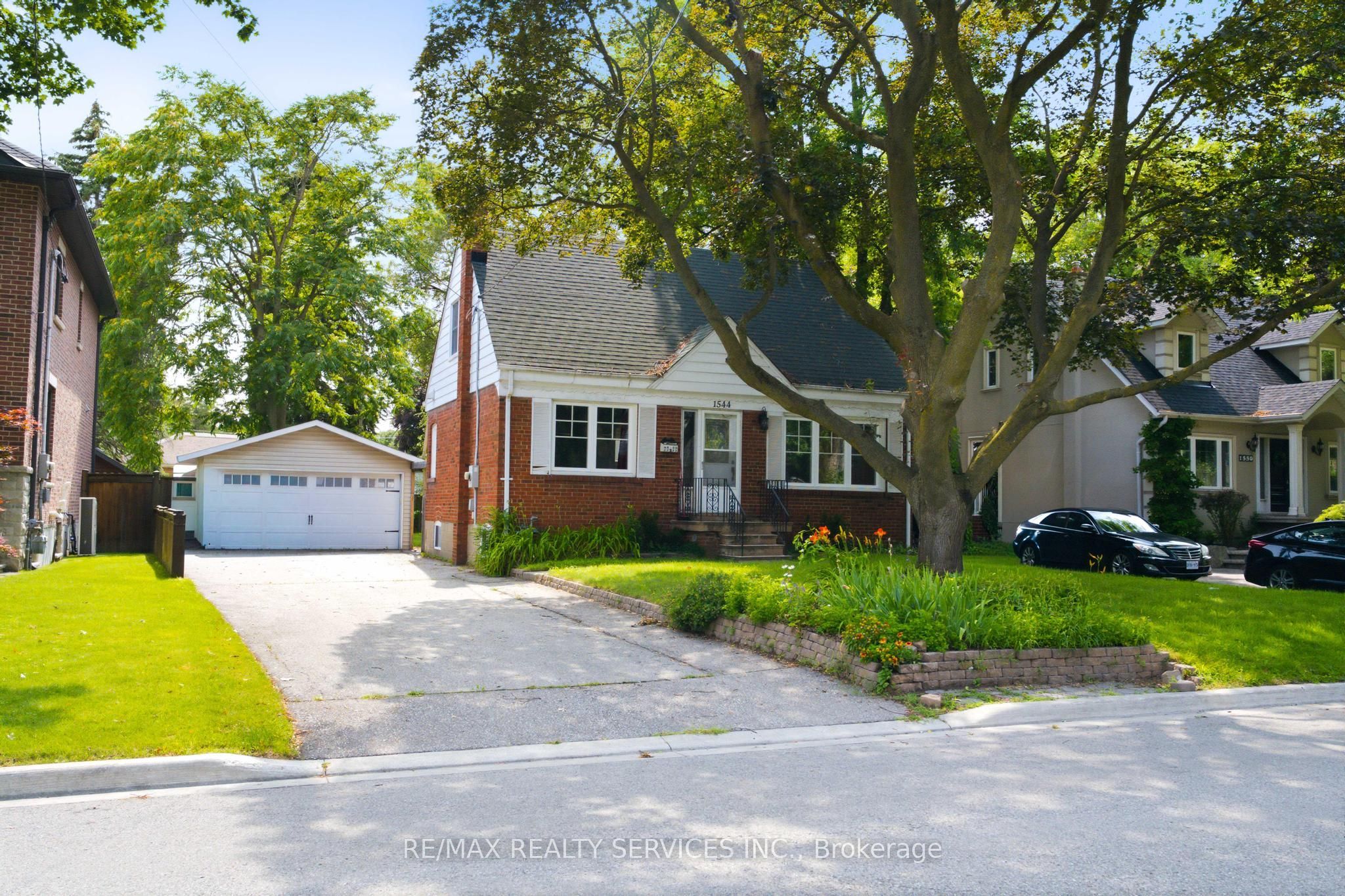 1544 Alexandra Boulevard, Mississauga, ON L5E 2B6 photo 4