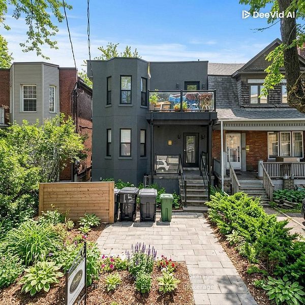 15 Thorburn Avenue B03, Toronto, ON M6K 1C4