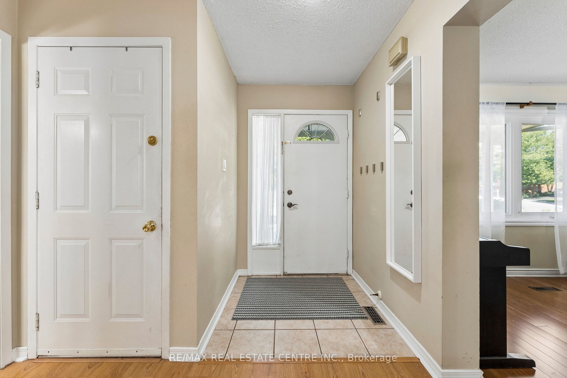 29 Blueridge Square, Brampton, ON L6Z 1A2 photo 5
