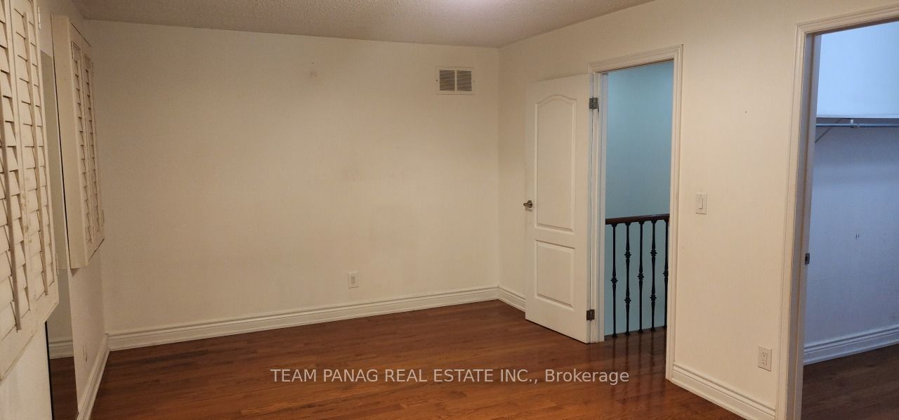 12 Jeremy Place #Upper, Brampton, ON L6S 5K6 photo 3