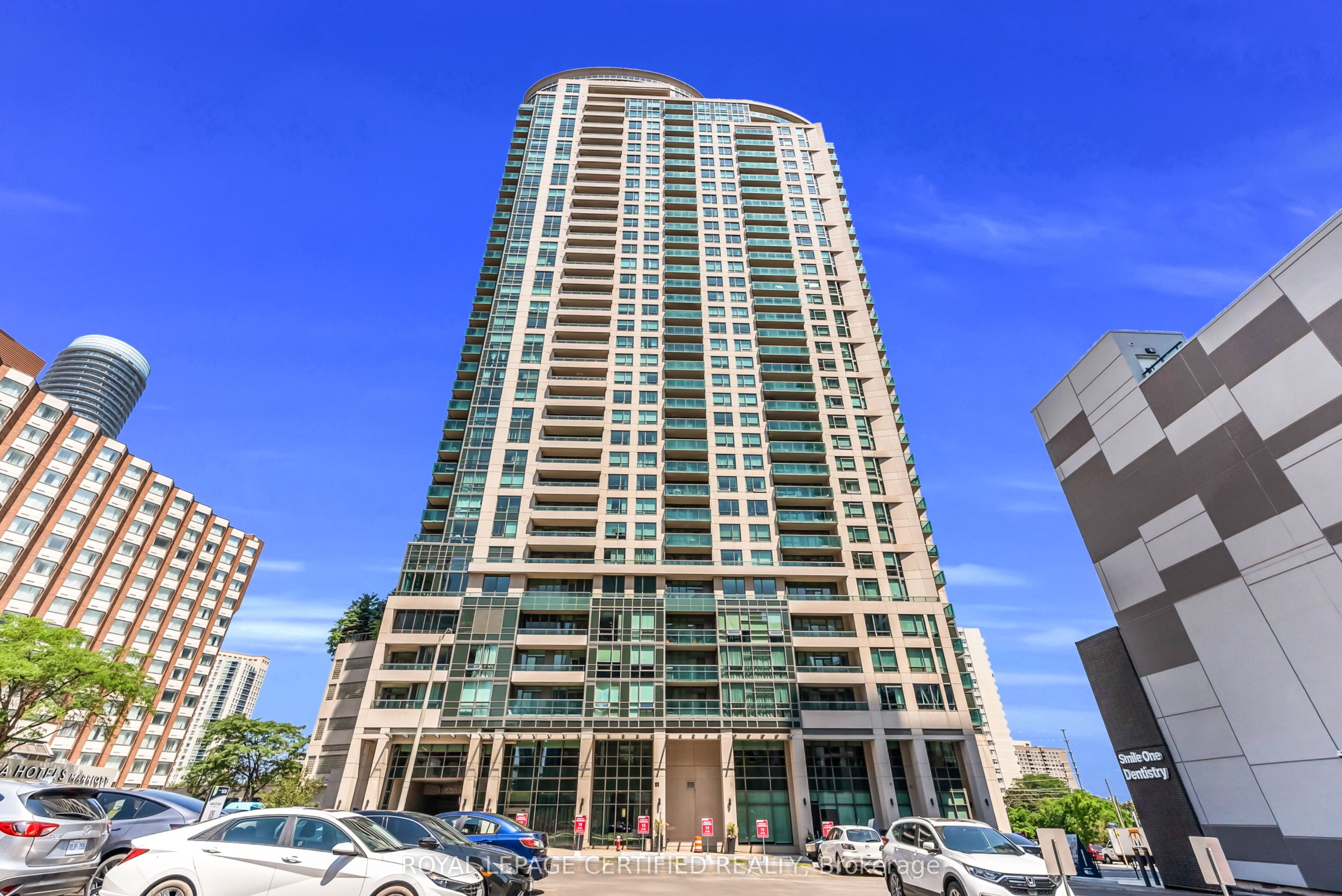 208 Enfield Place 3301, Mississauga, ON L5B 0G8 photo 4