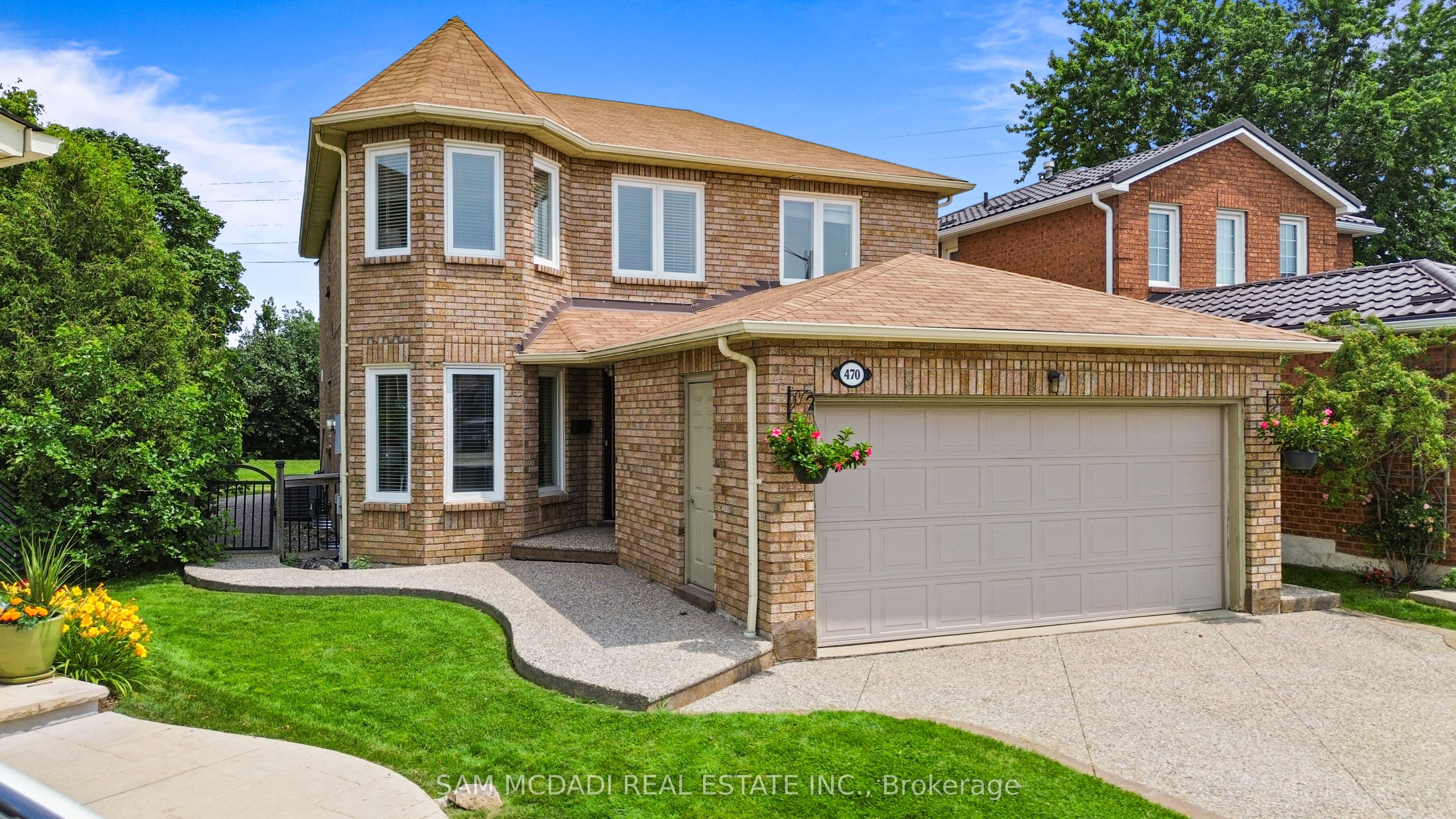 470 Aberfoyle Court, Mississauga, ON L4Z 2J5 photo 2