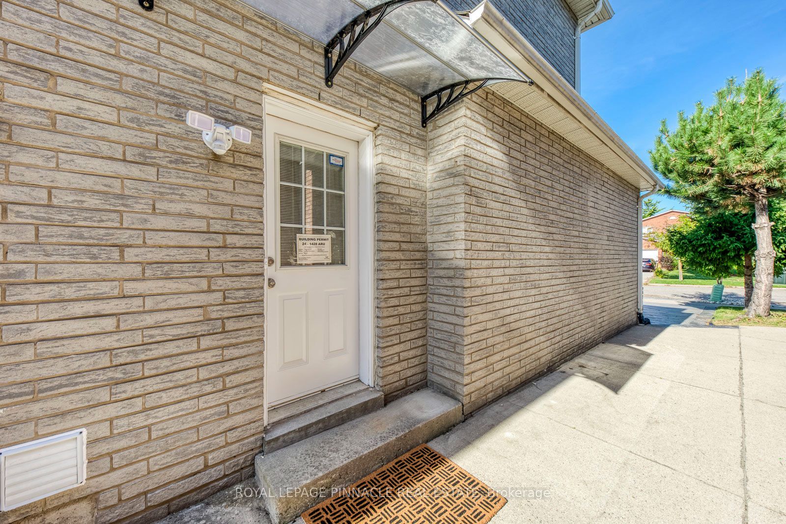 1292 Willowbank Trail Lower, Mississauga, ON L4W 5M5 photo 3