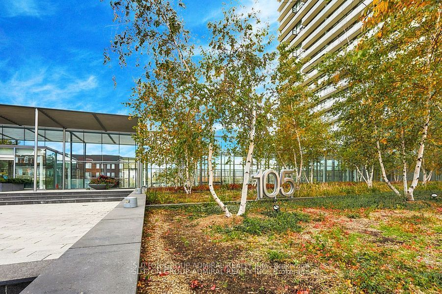 105 The Queensway 2713, Toronto, ON M6S 5B5