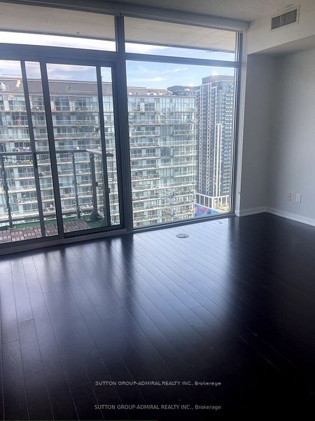 105 The Queensway 2713, Toronto, ON M6S 5B5 photo 3