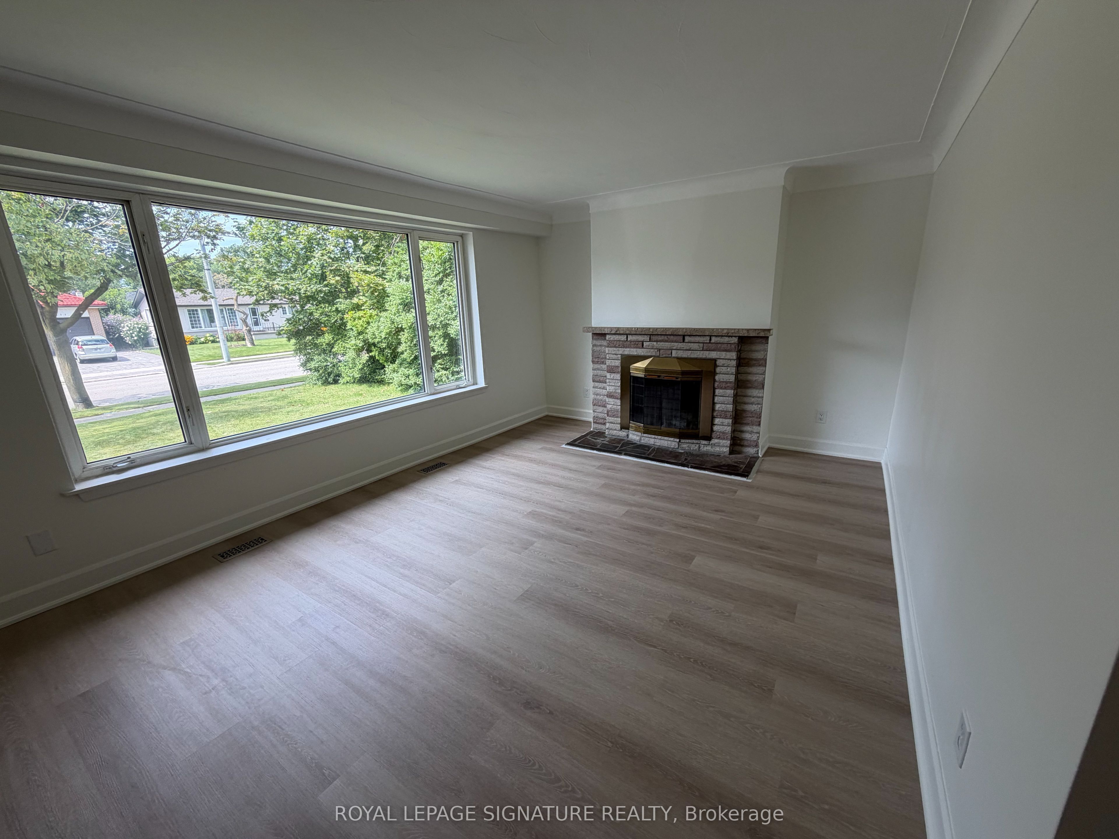 834 Mississauga Valley Boulevard, Mississauga, ON L5A 1Z8 photo 3