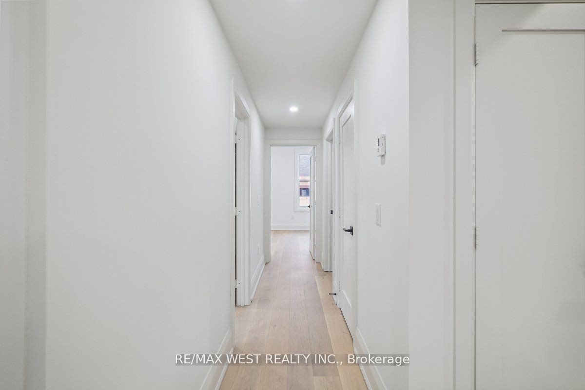 202 Perth Avenue Upper, Toronto, ON M6P 3X8 photo 5