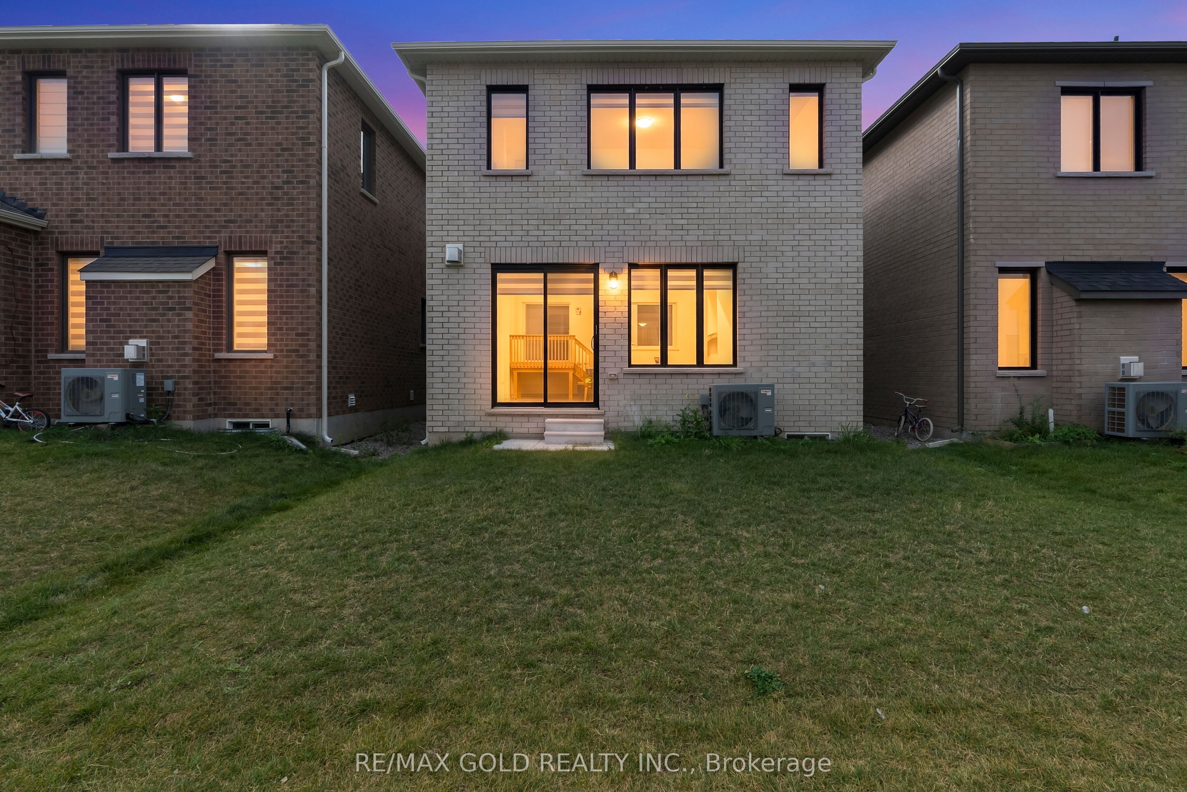 287 Gordon Krantz Avenue, Milton, ON L9E 1N9 photo 2