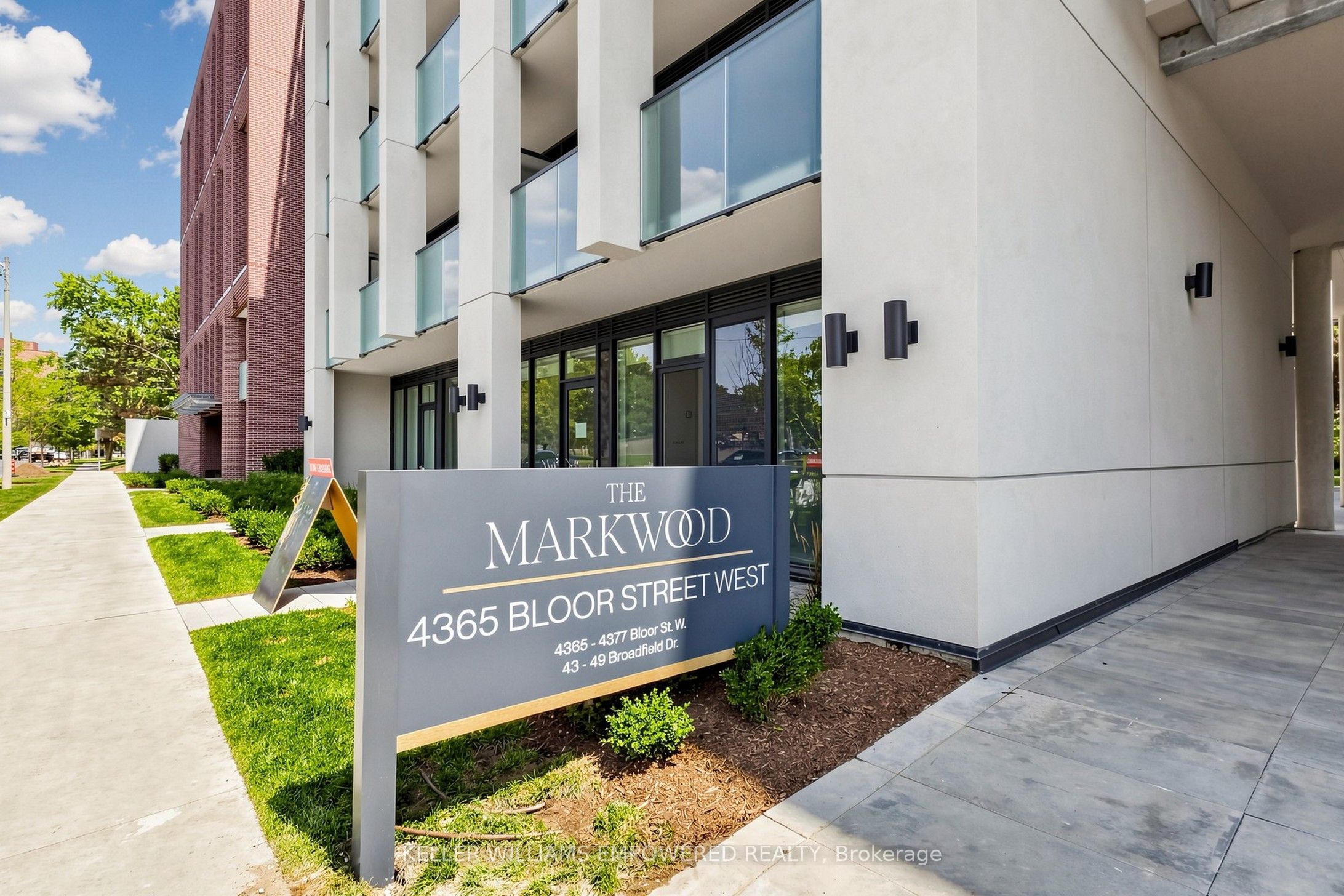 4365 Bloor Street W 904, Toronto, ON M9C 0E2 photo 2