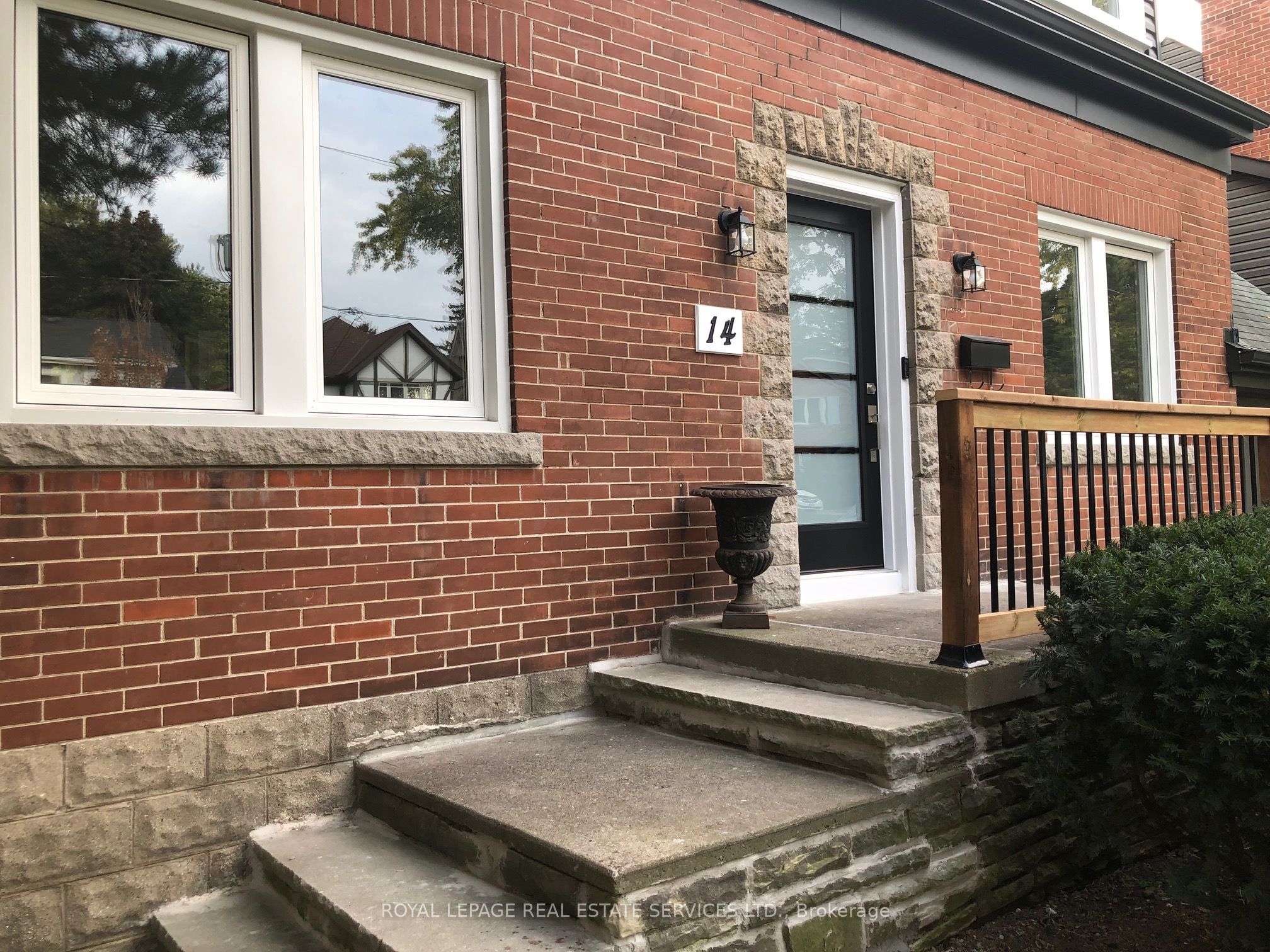 14 Avonhurst Road, Toronto, ON M9A 2G8