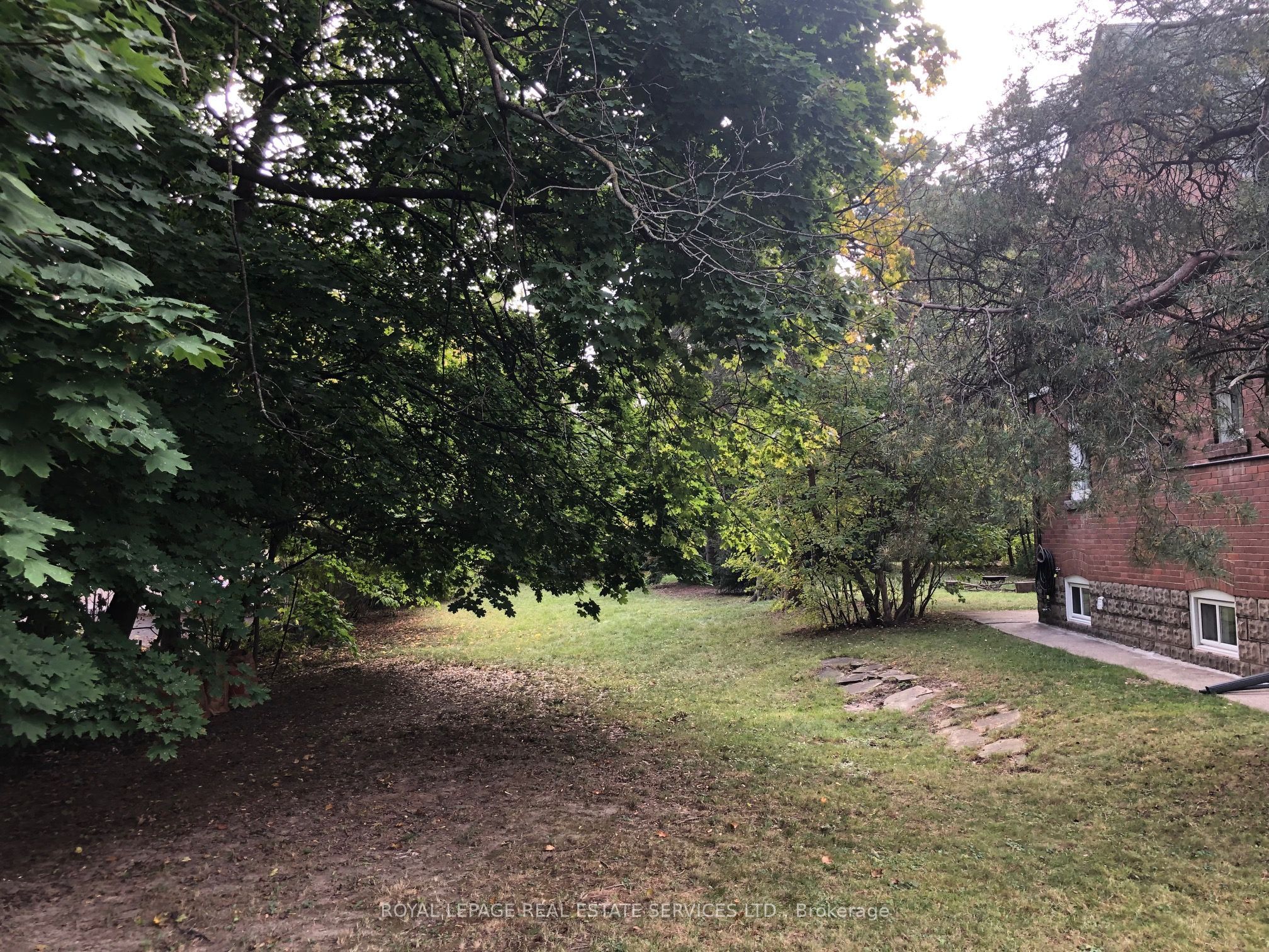 14 Avonhurst Road, Toronto, ON M9A 2G8 photo 3