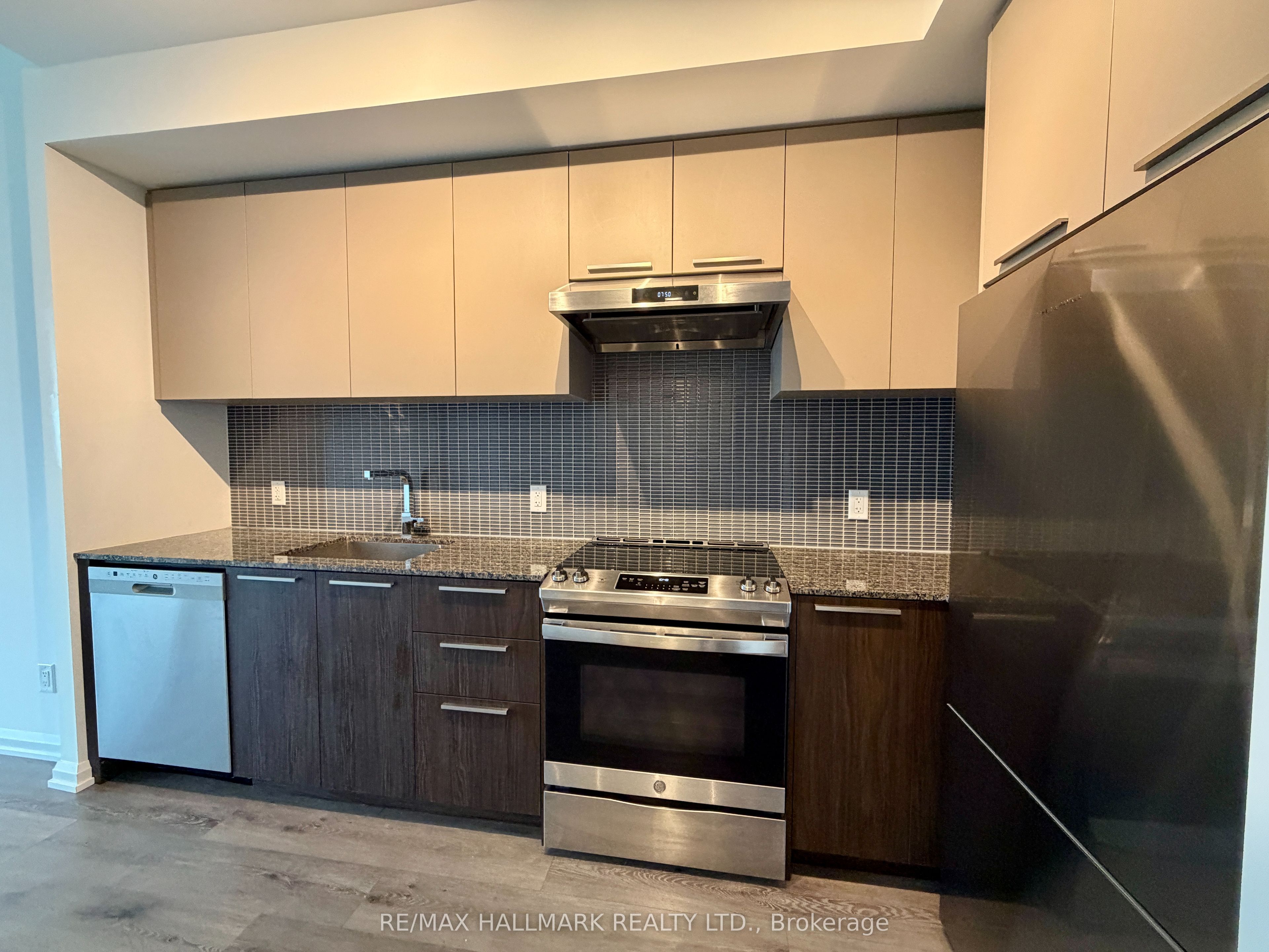 4208 Dundas Street W 703, Toronto, ON M8X 1Y6 photo 4