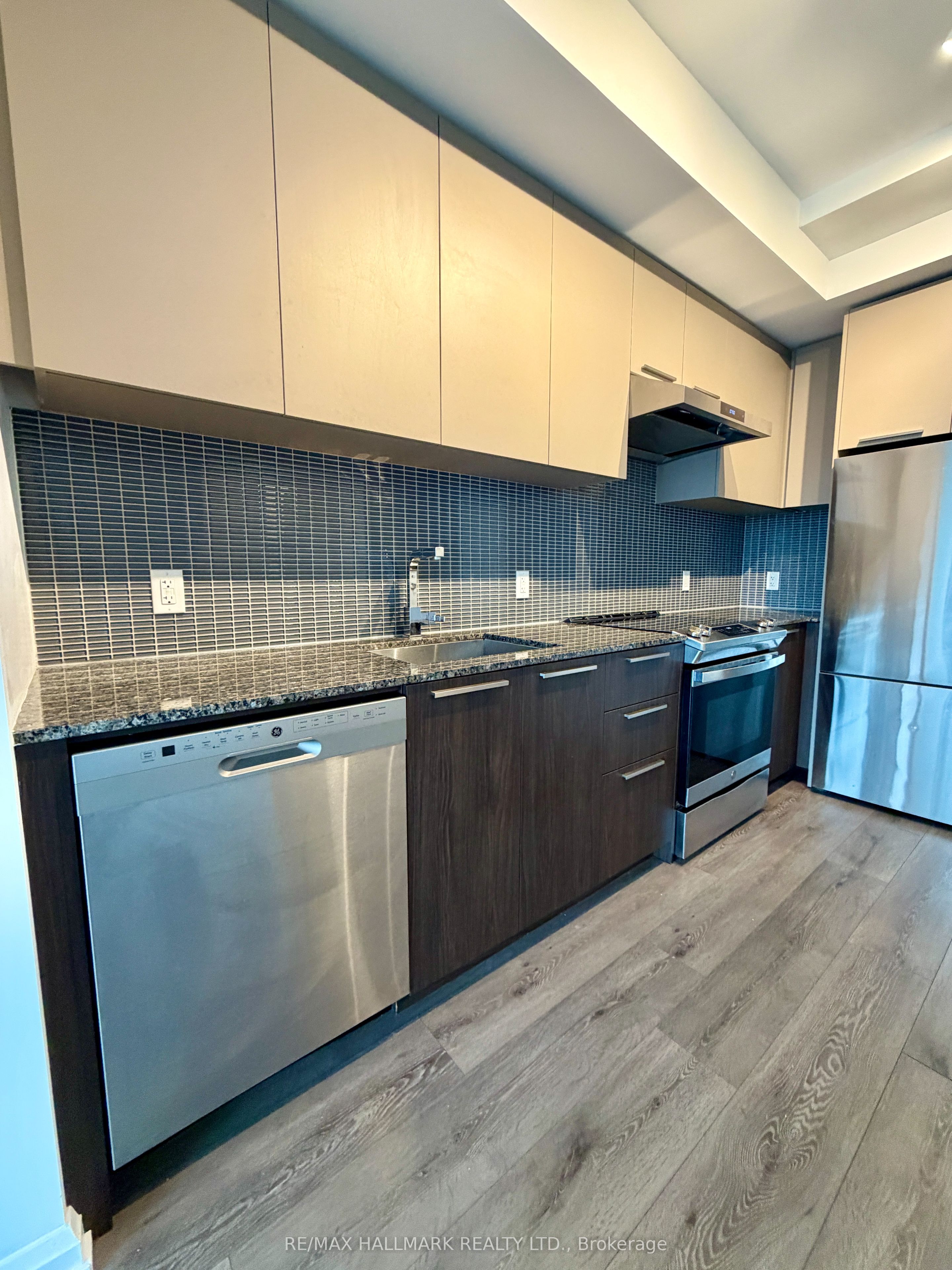 4208 Dundas Street W 703, Toronto, ON M8X 1Y6 photo 5