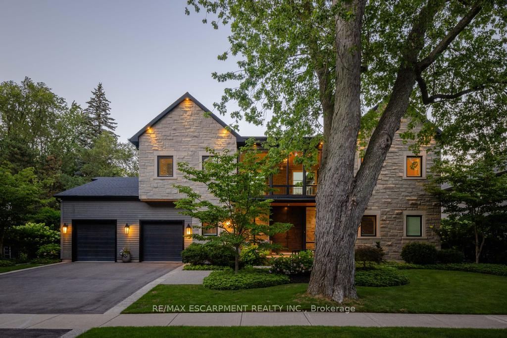 253 Rossmore Boulevard, Burlington, ON L7N 1R4 photo 2