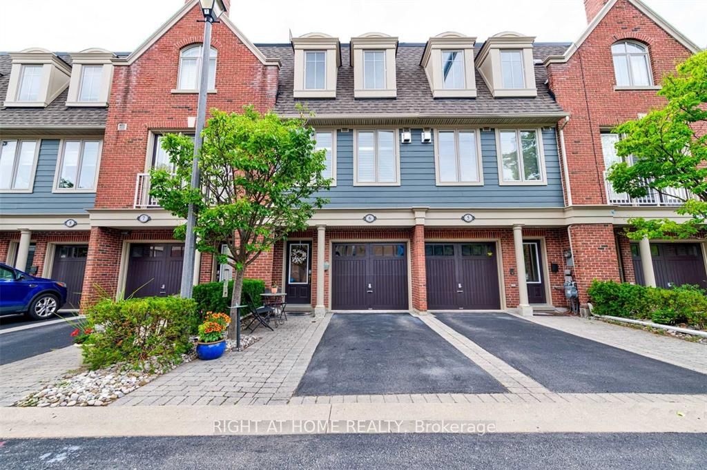 99 Brant Street 6, Oakville, ON L6K 2Z5