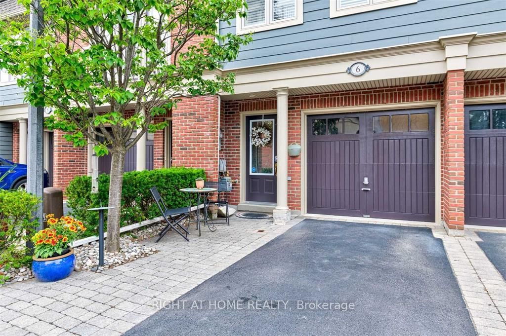 99 Brant Street 6, Oakville, ON L6K 2Z5 photo 2