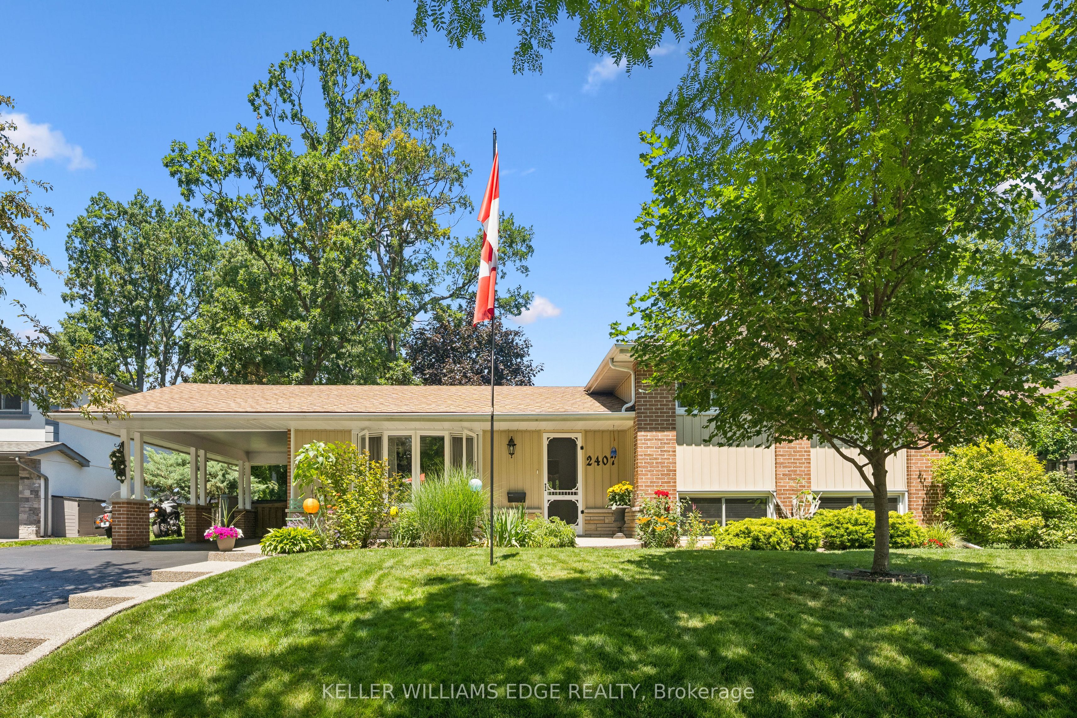2407 St. Frances Drive, Burlington, ON L7P 1V3 photo 3