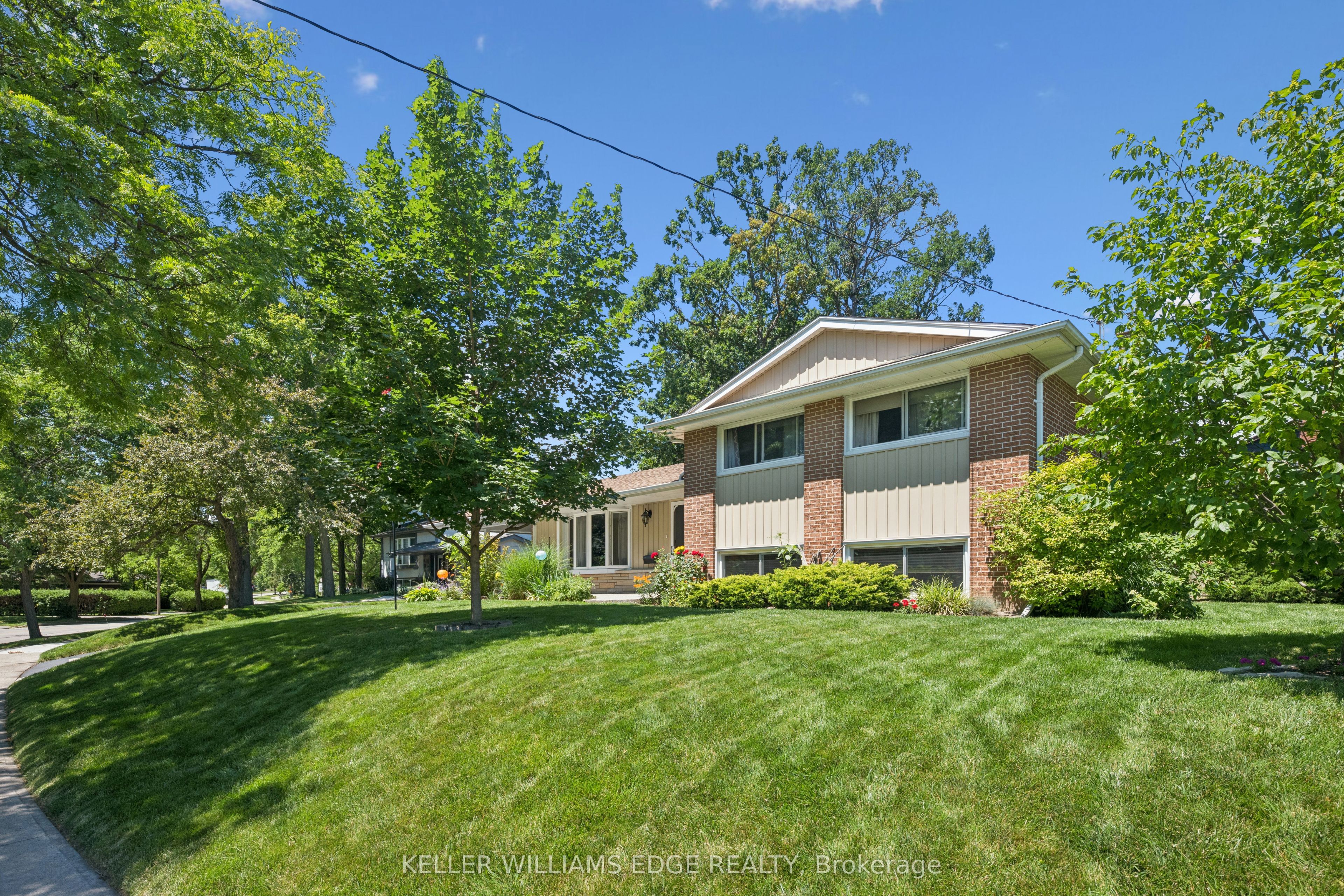 2407 St. Frances Drive, Burlington, ON L7P 1V3 photo 5