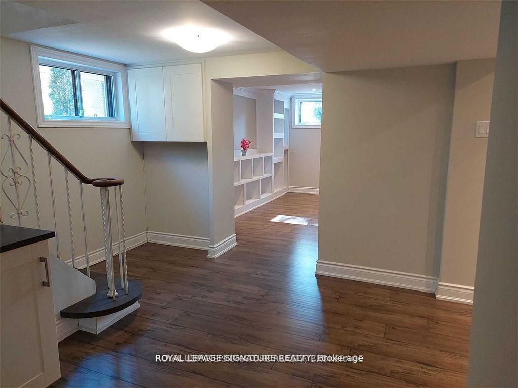 2587 Burslem Road Bsmt, Mississauga, ON L5A 2R5 photo 2