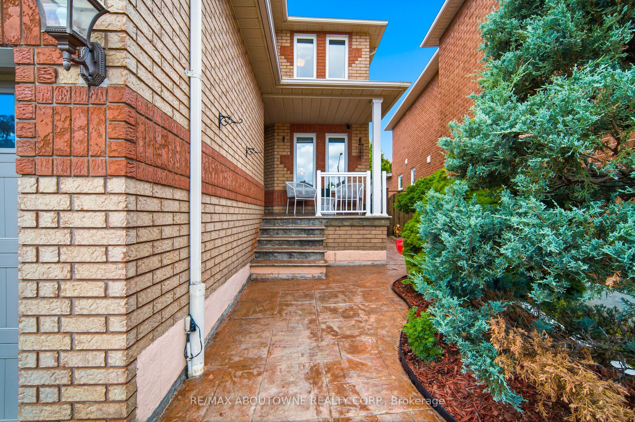 5184 Red Brush Drive, Mississauga, ON L4Z 3Z8 photo 2