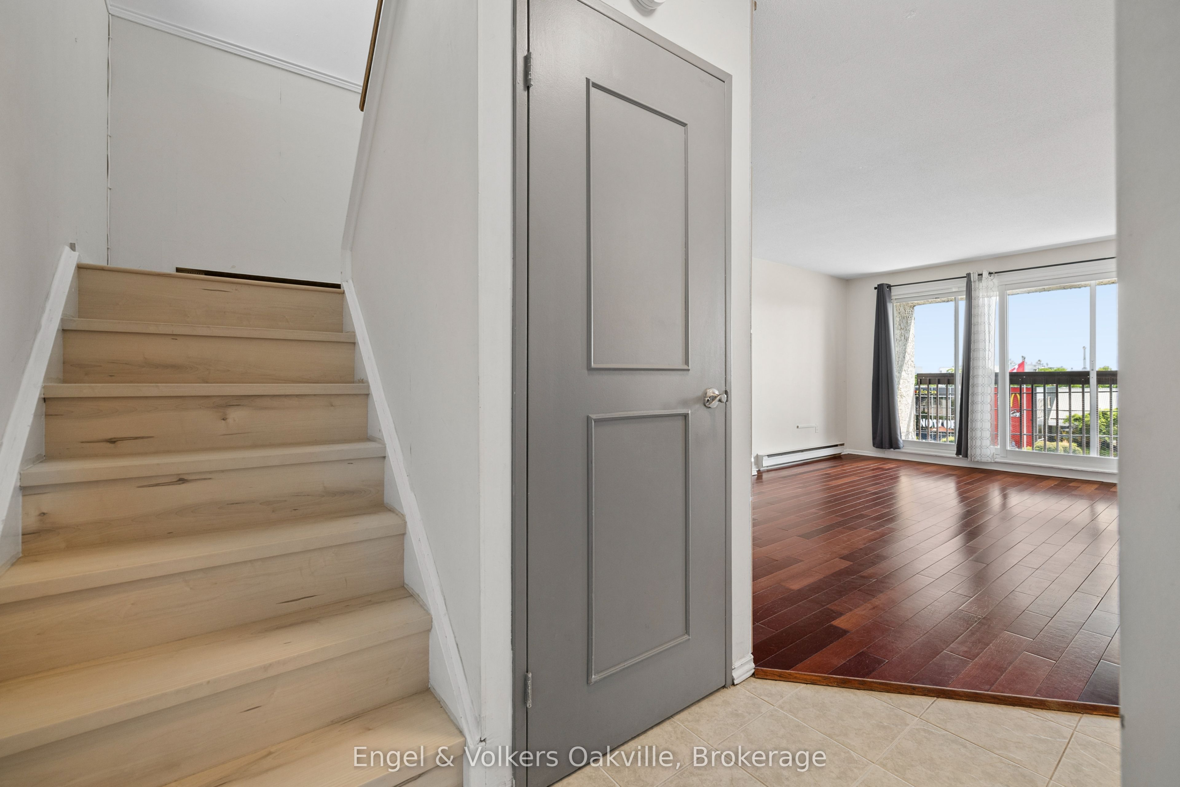 1055 E Dundas Street E 184, Mississauga, ON L4Y 3X6 photo 3