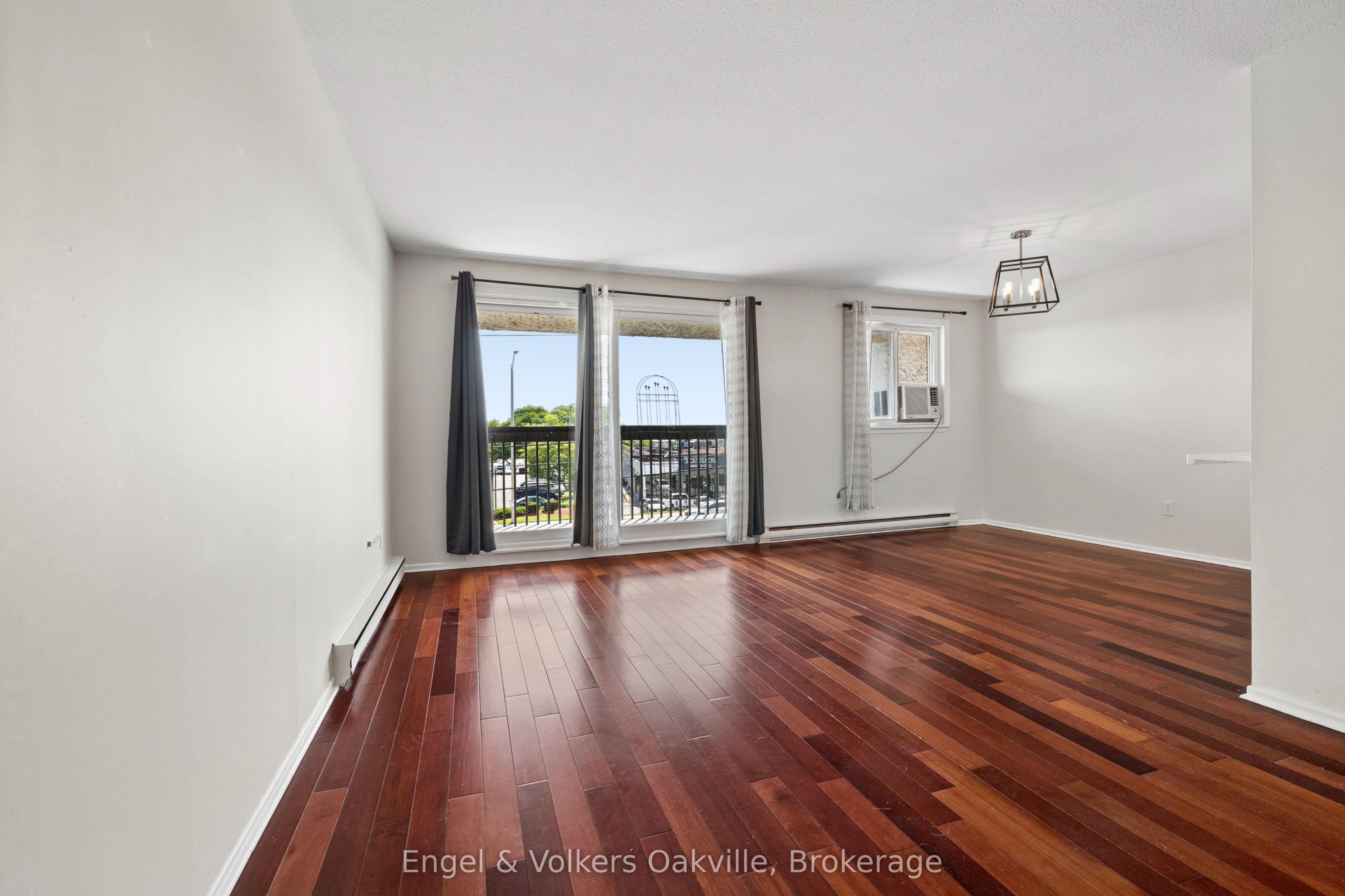 1055 E Dundas Street E 184, Mississauga, ON L4Y 3X6 photo 4