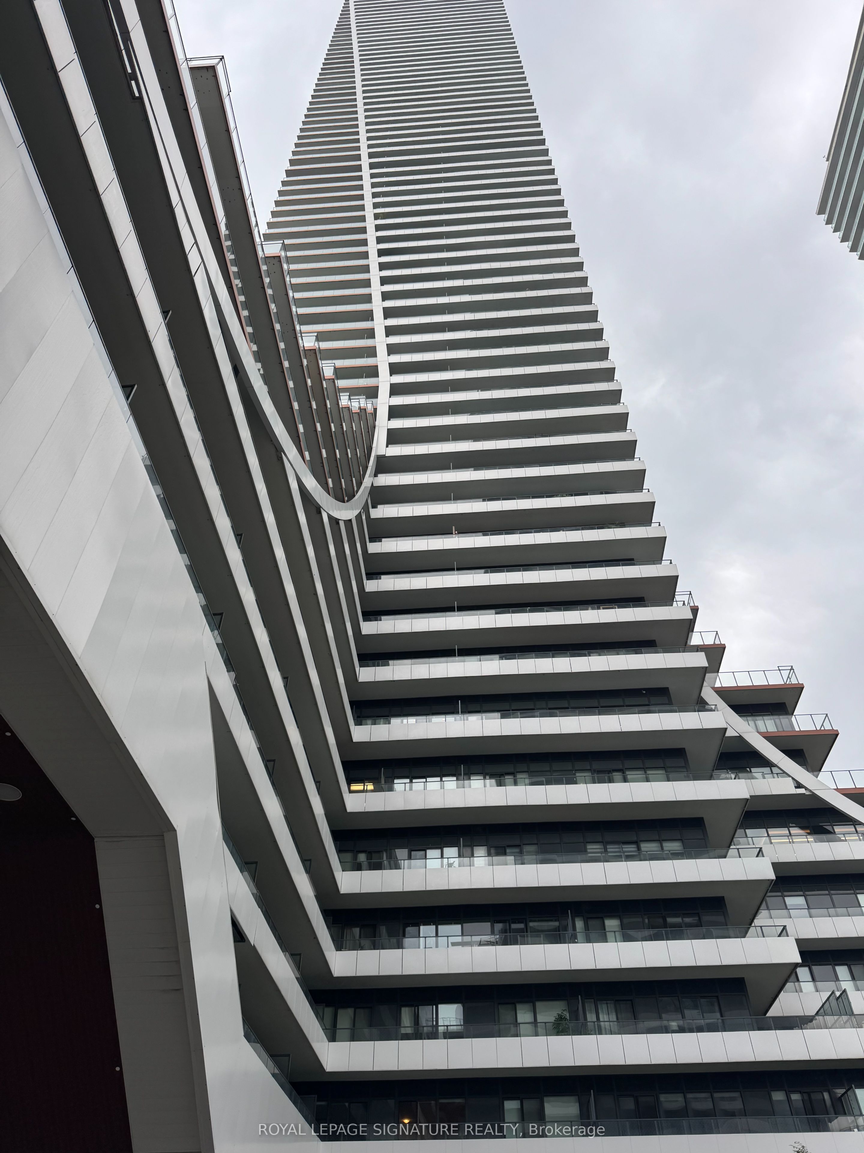 20 Shore Breeze Drive 3402, Toronto, ON M8V 0C7