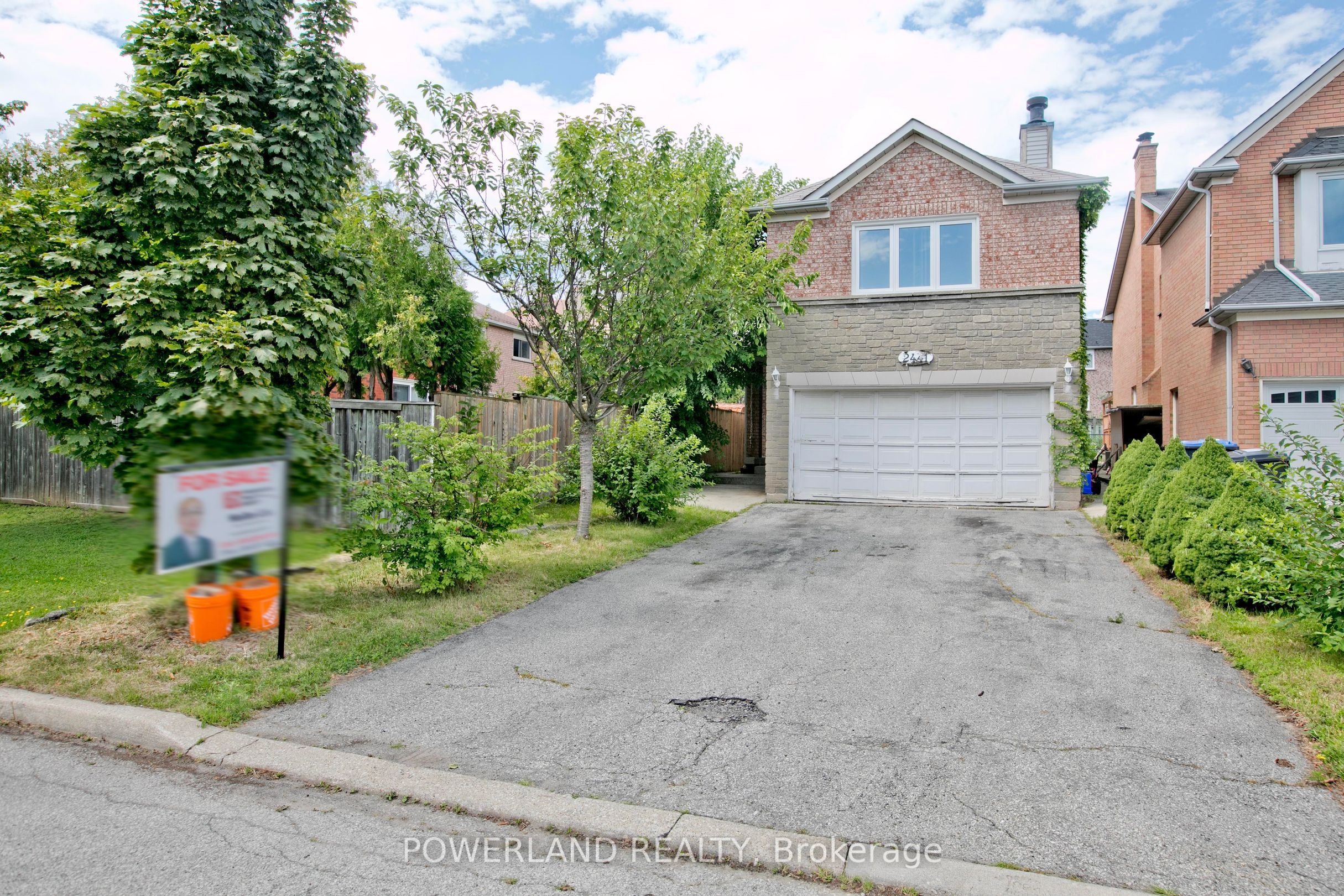 2441 Strathmore Crescent, Mississauga, ON L5M 5K2 photo 3