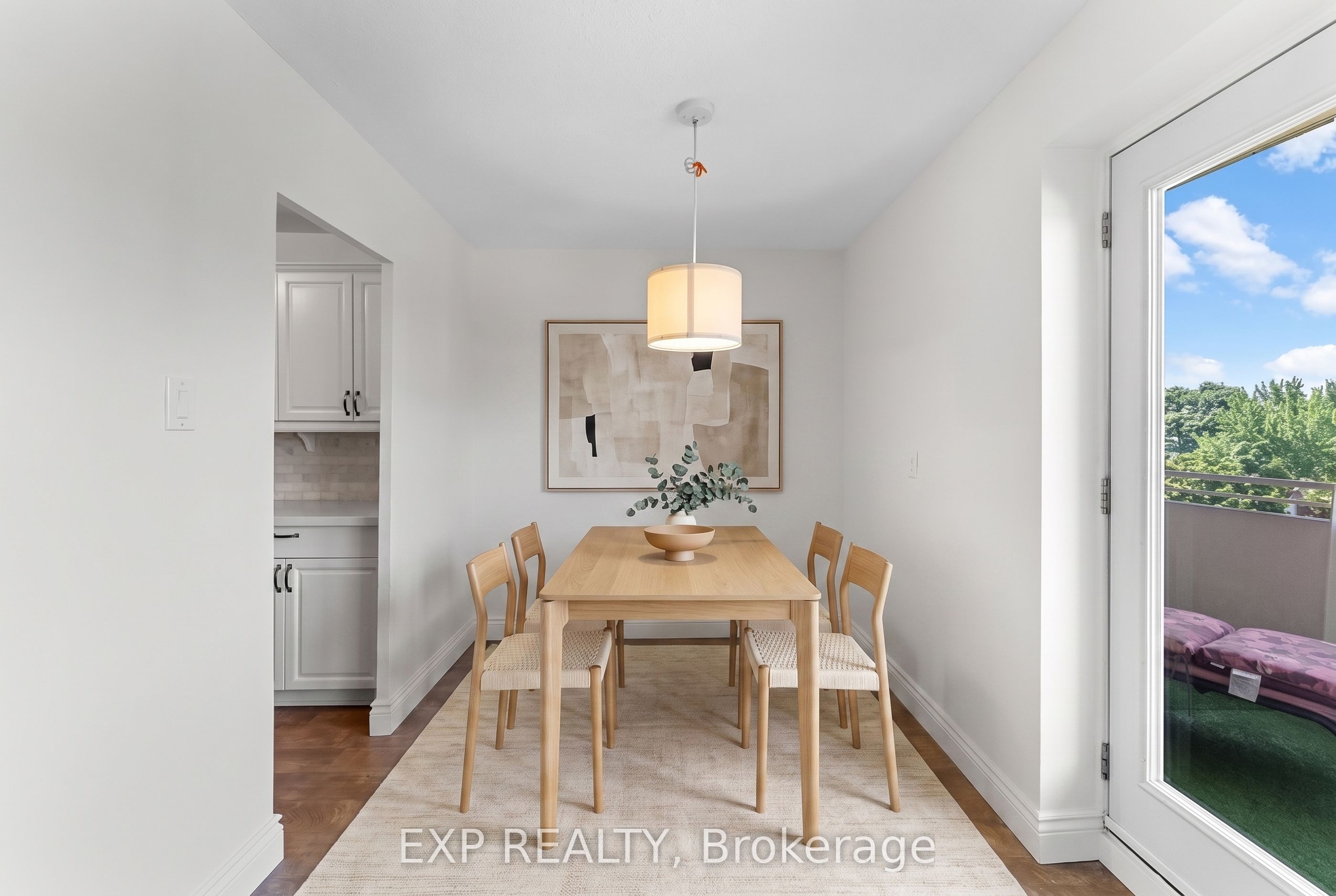 2485 Woking Crescent 403, Mississauga, ON L5K 1Z6 photo 3