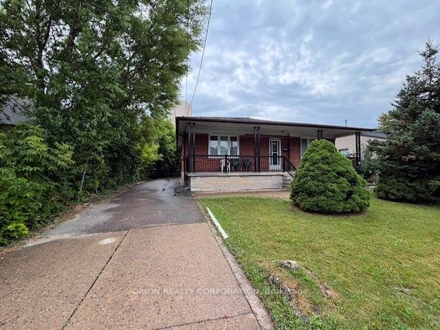 3 Romar Crescent, Toronto, ON M6B 1R7 photo 2