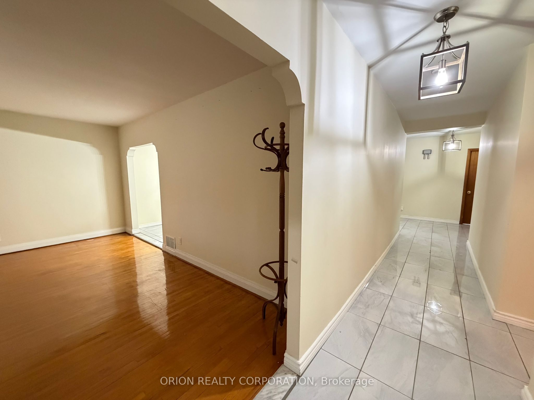 3 Romar Crescent, Toronto, ON M6B 1R7 photo 3