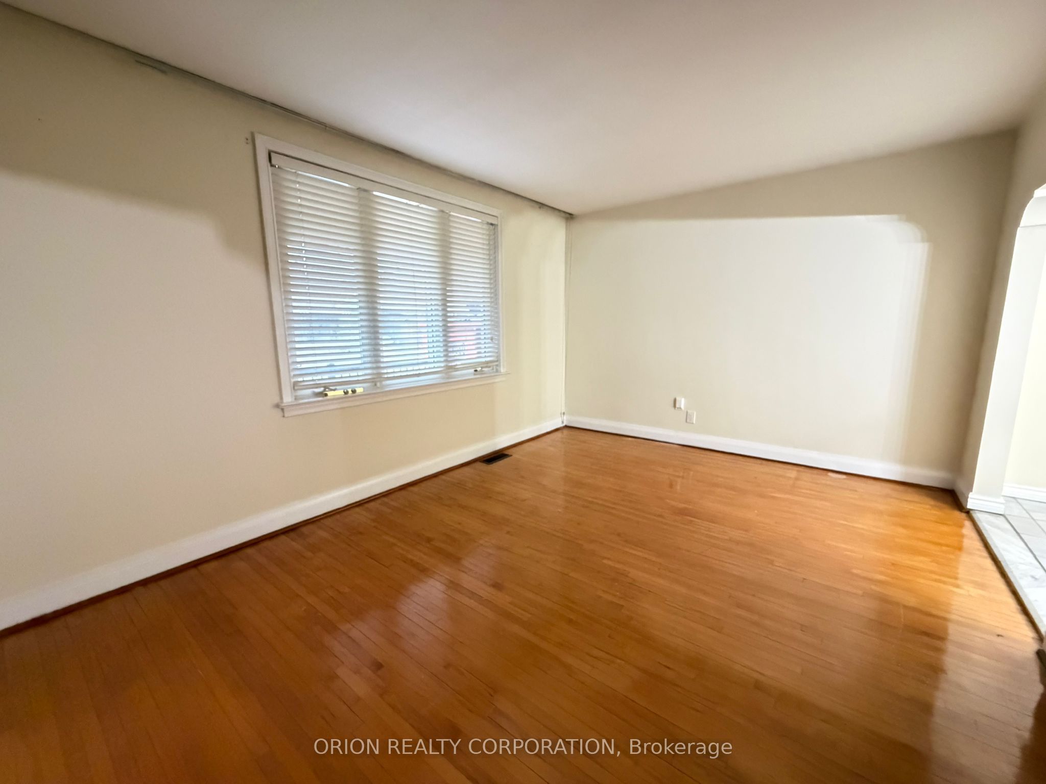 3 Romar Crescent, Toronto, ON M6B 1R7 photo 5