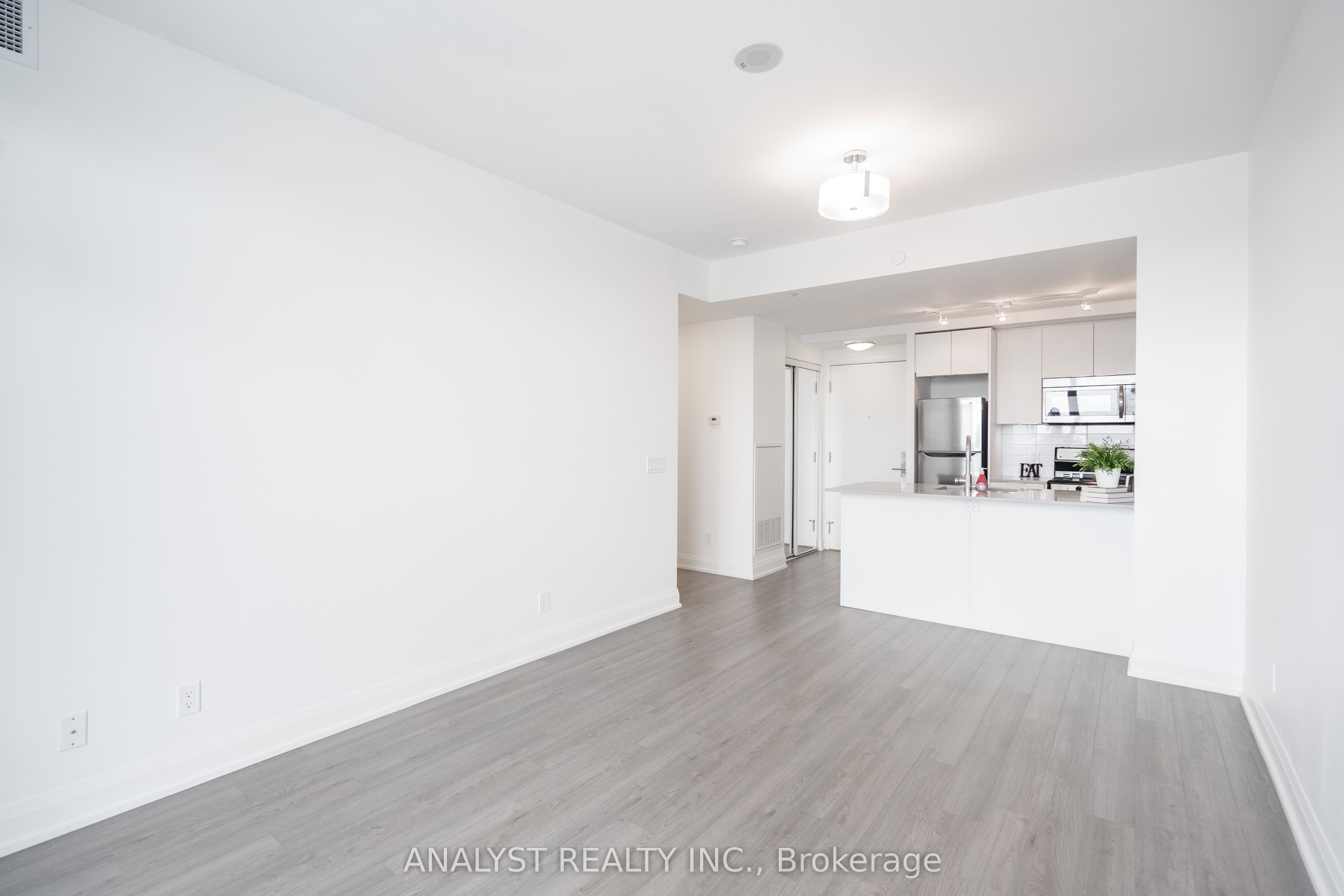 56 Annie Craig Drive 3707, Toronto, ON M8V 0C8 photo 2