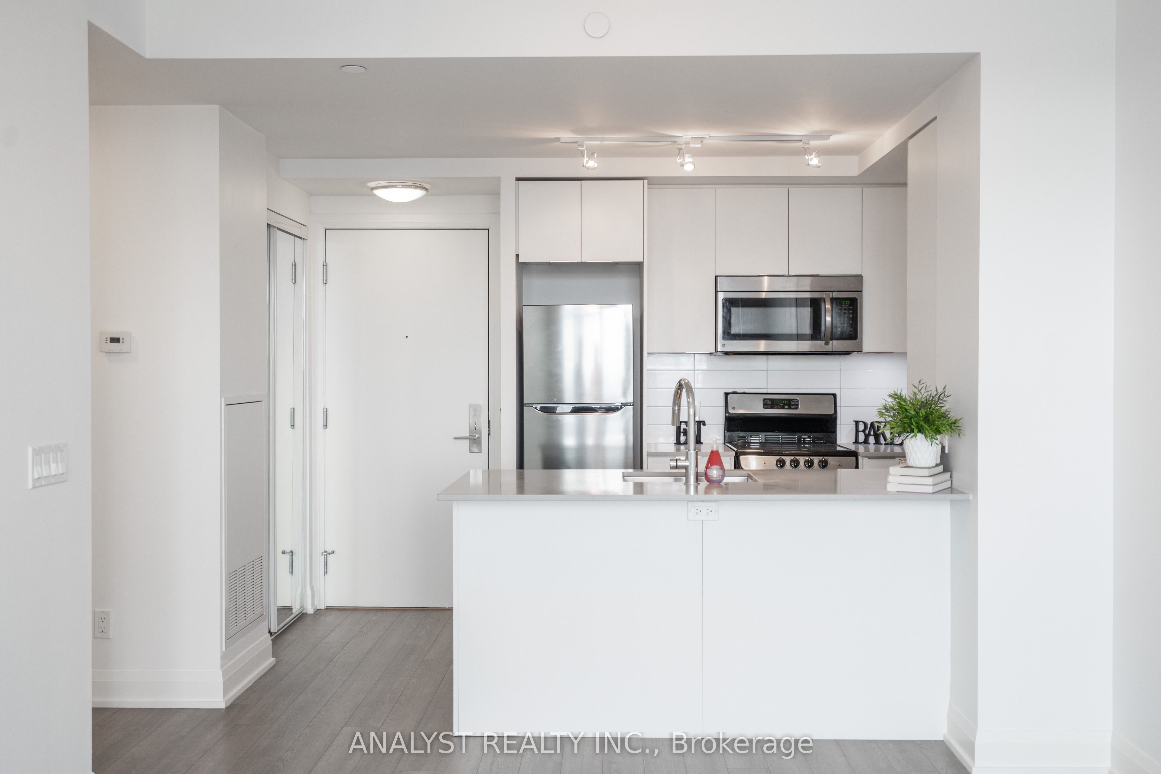56 Annie Craig Drive 3707, Toronto, ON M8V 0C8 photo 3
