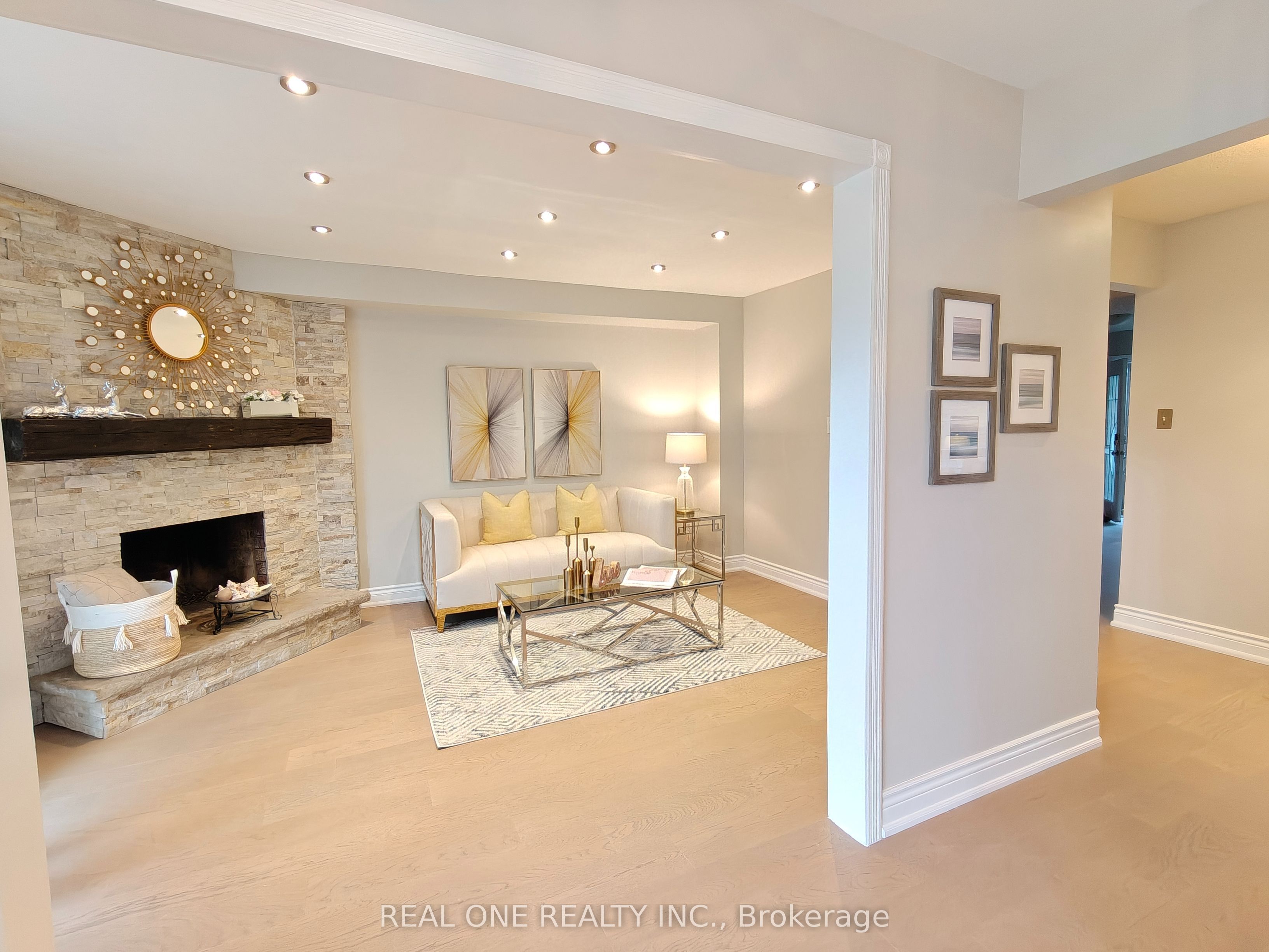 476 Bud Gregory Boulevard, Mississauga, ON L4Z 2K4 photo 3