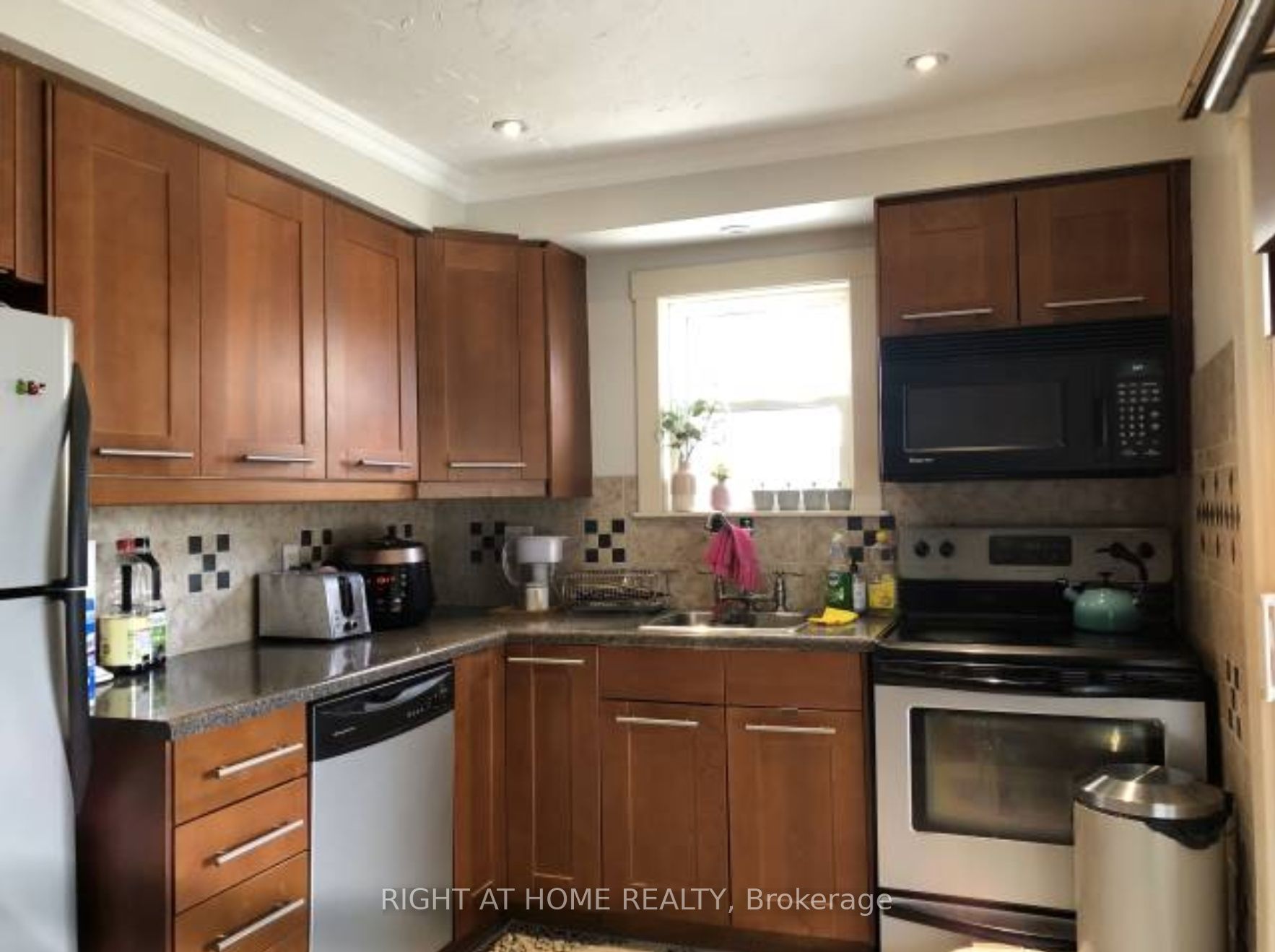 43 Bowie Avenue, Toronto, ON M6E 2P2 photo 3