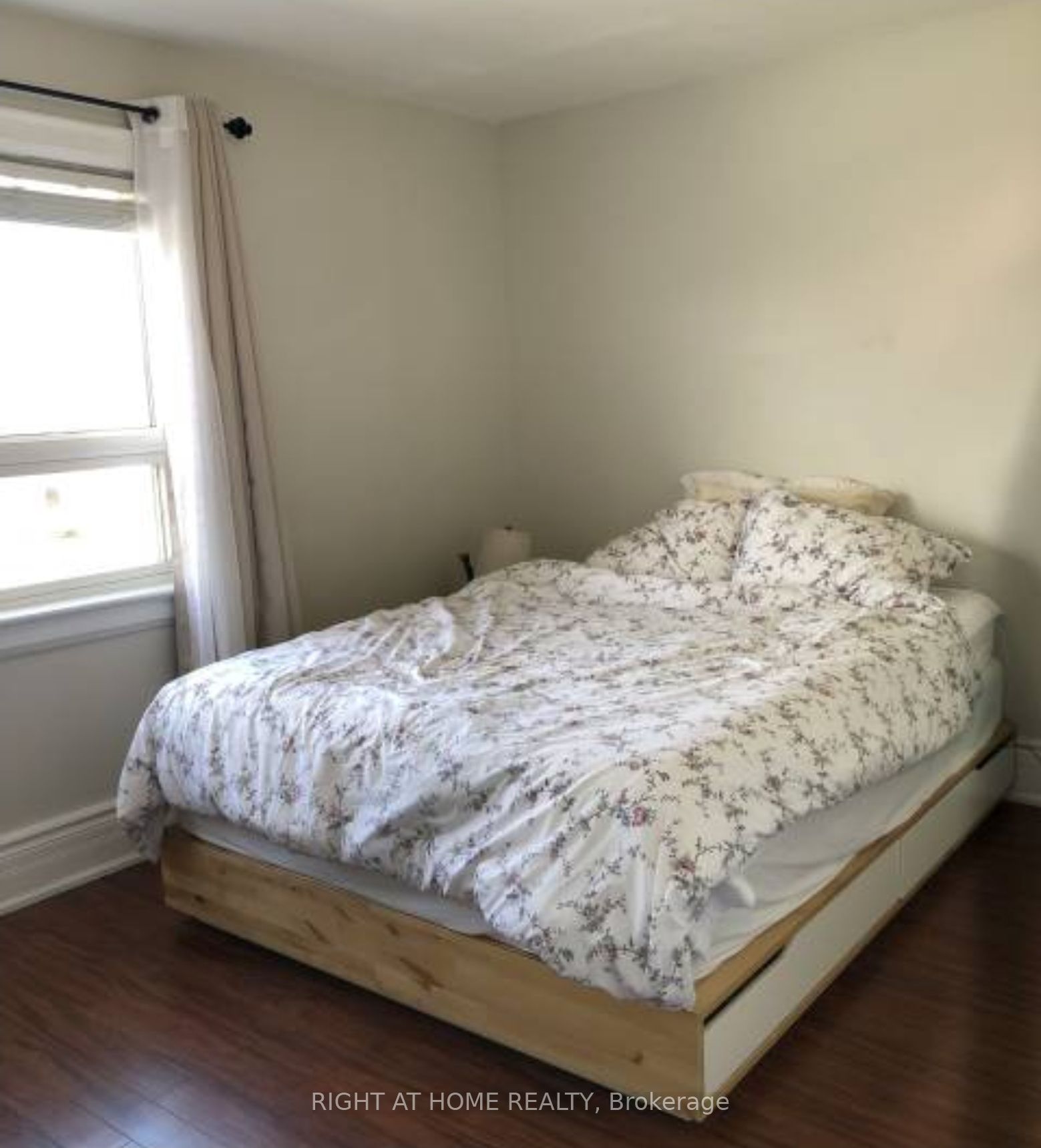 43 Bowie Avenue, Toronto, ON M6E 2P2 photo 4